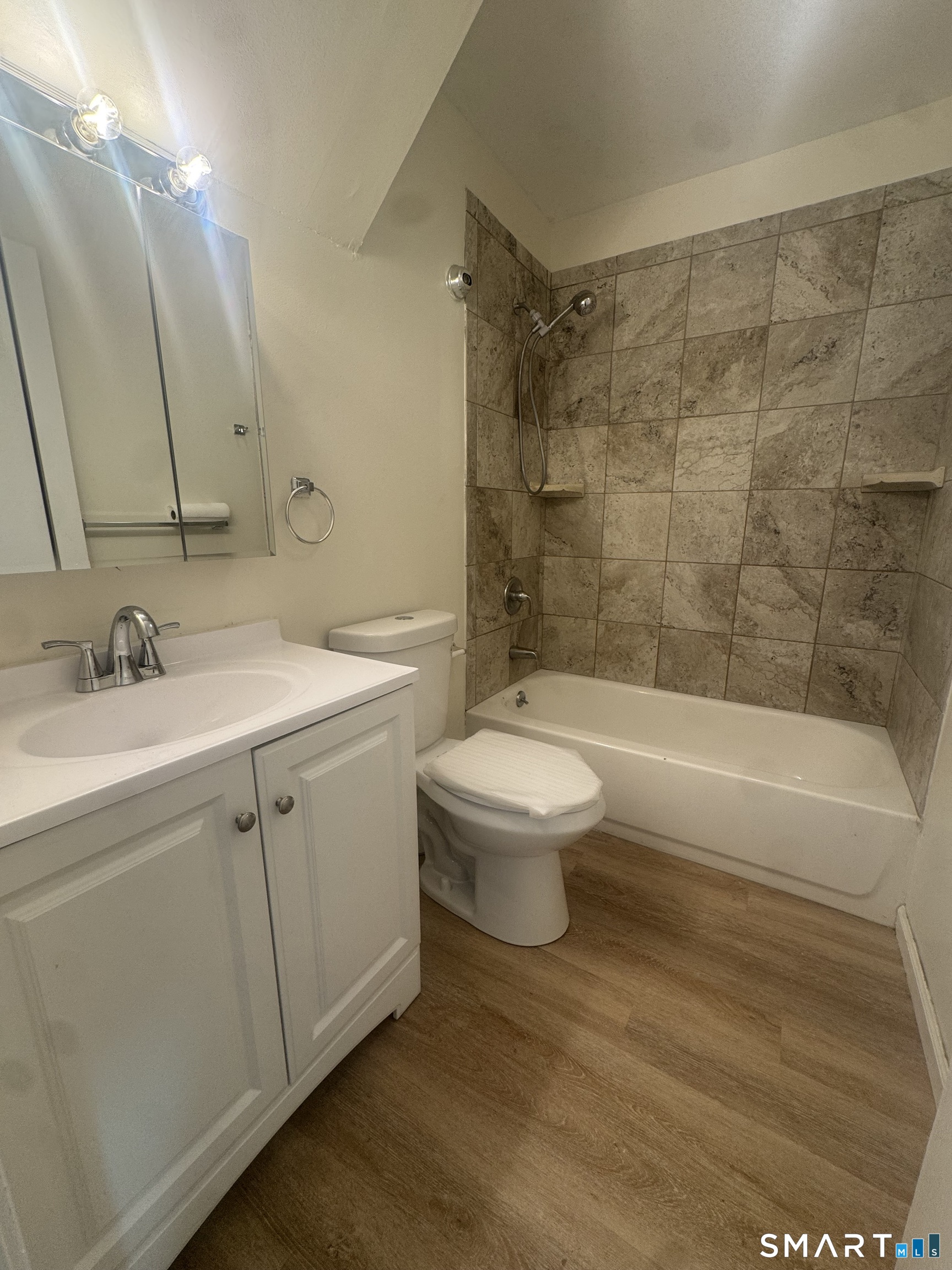 235 Lebanon Avenue Property Photo 11