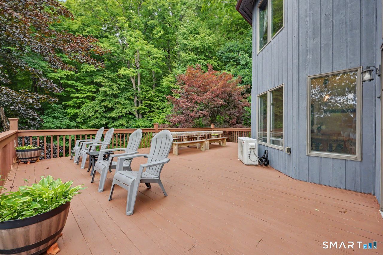 20 Mcnulty Drive Property Photo 5