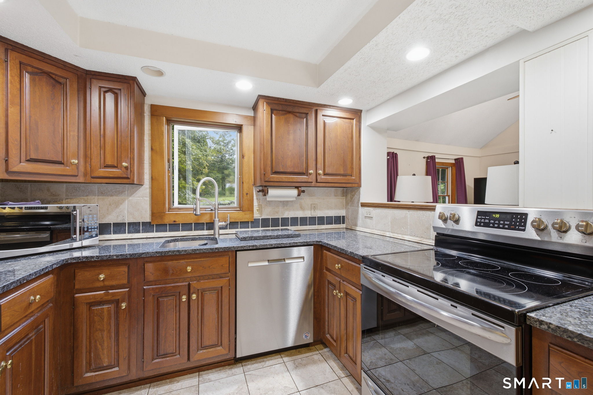 370 Levita Road Property Photo 2