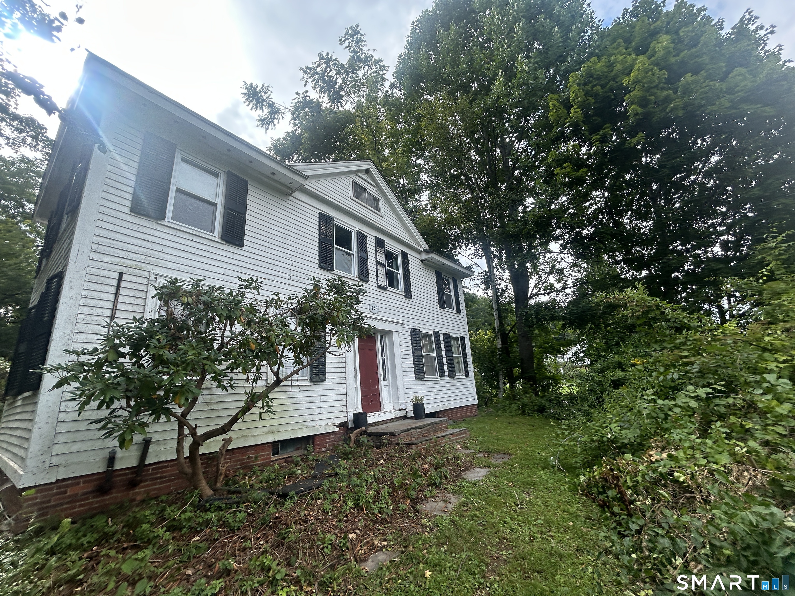 433 Simsbury Road Property Photo 4