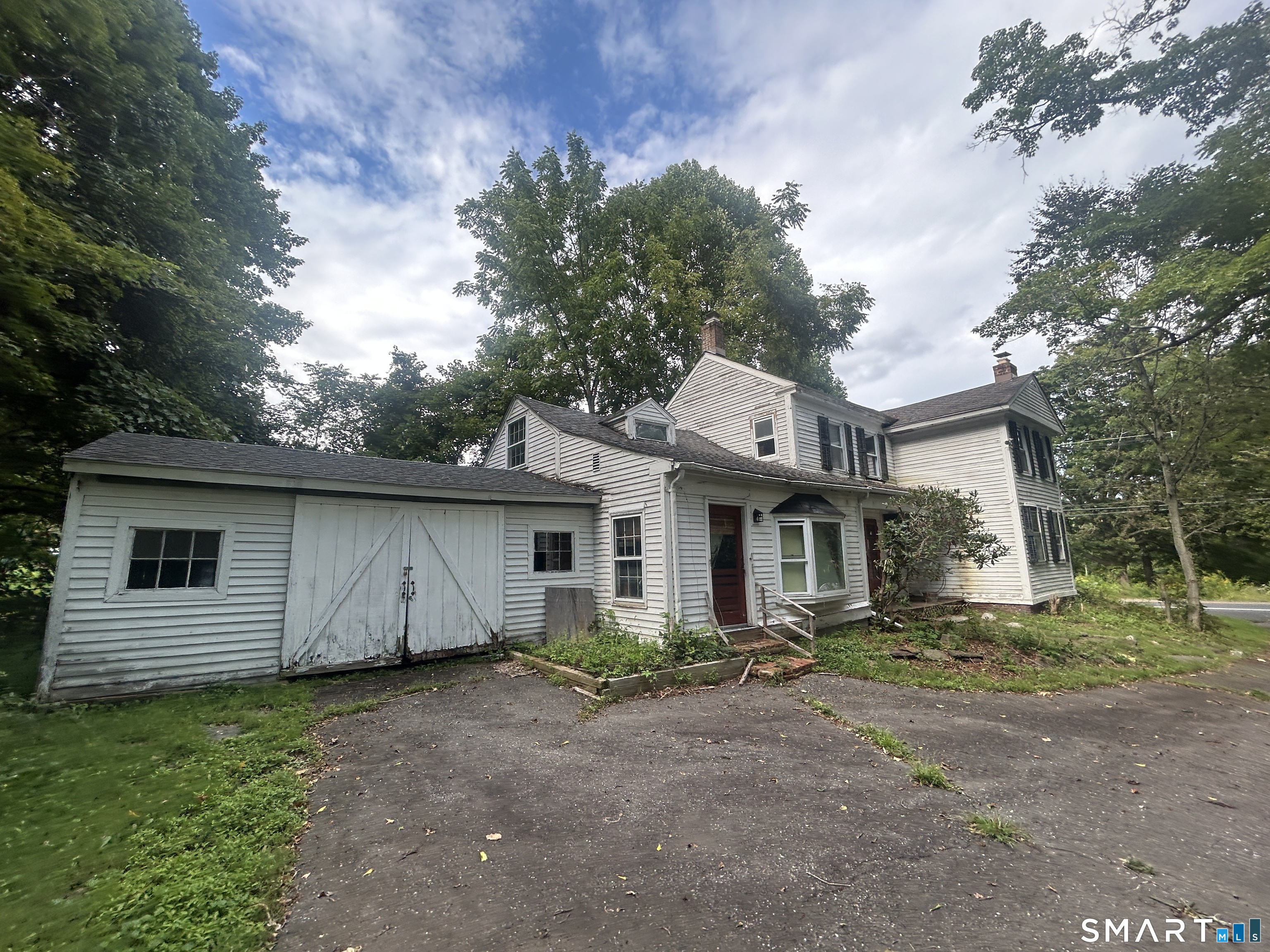 433 Simsbury Road Property Photo 6