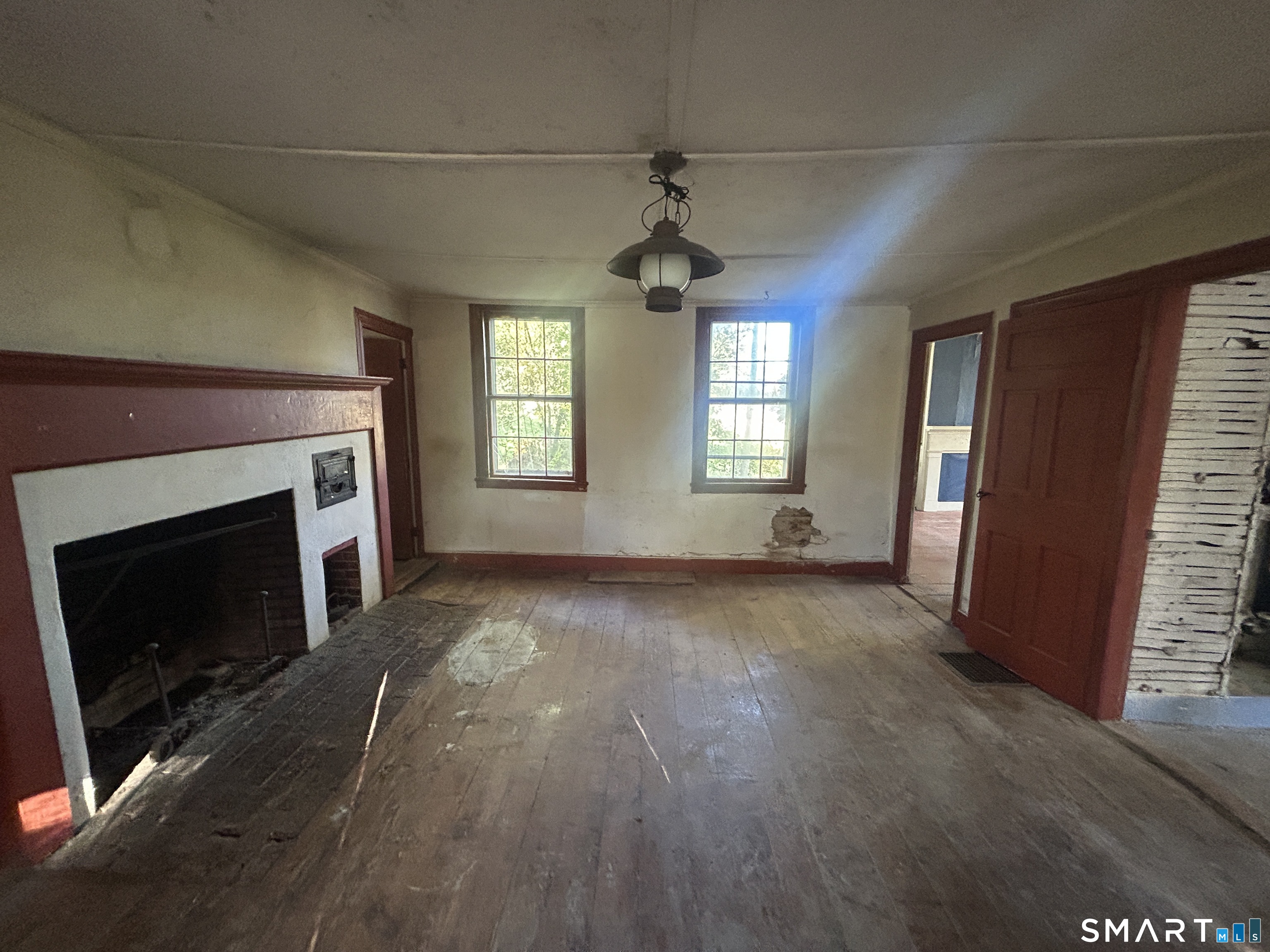 433 Simsbury Road Property Photo 8