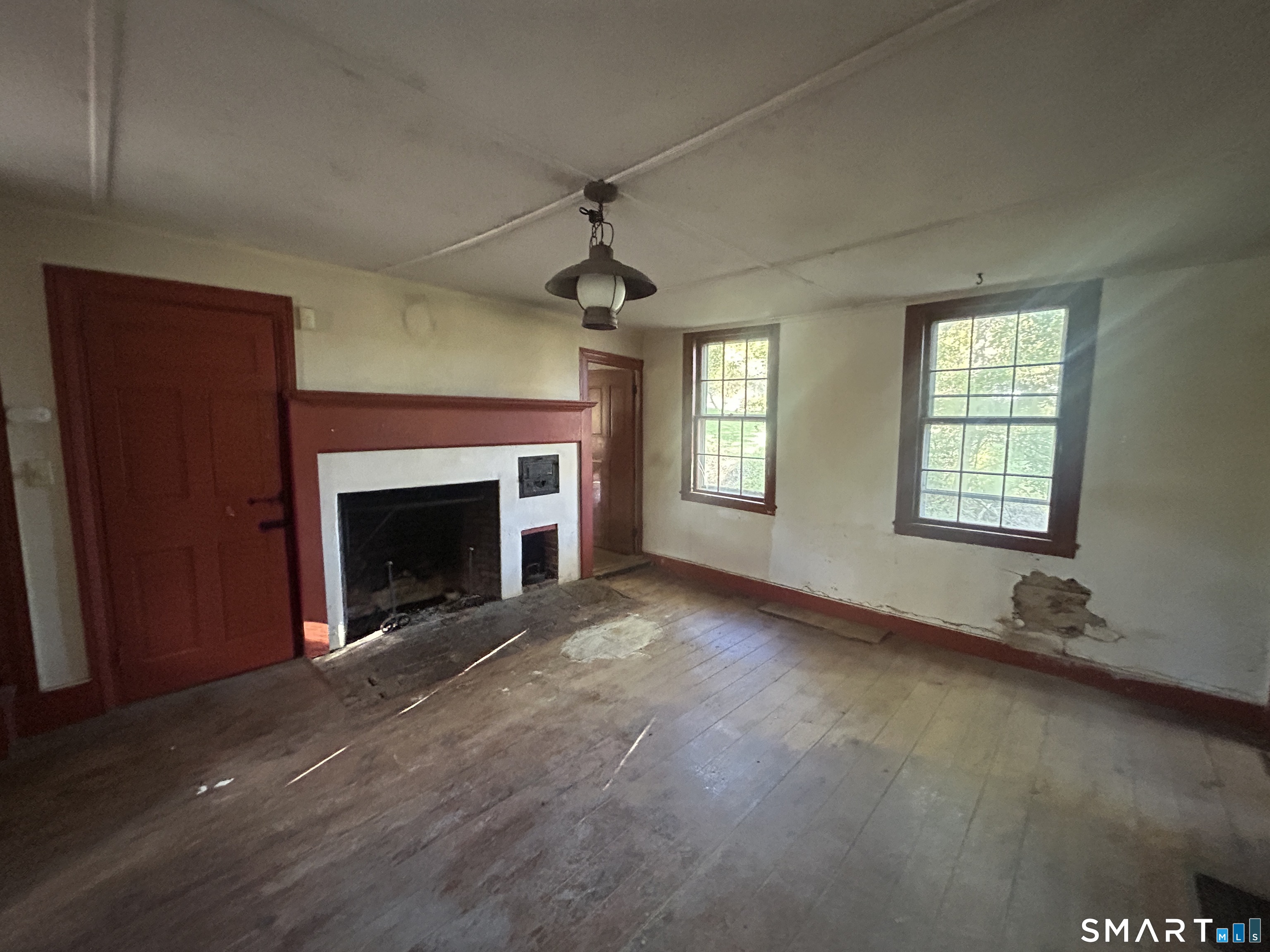 433 Simsbury Road Property Photo 9