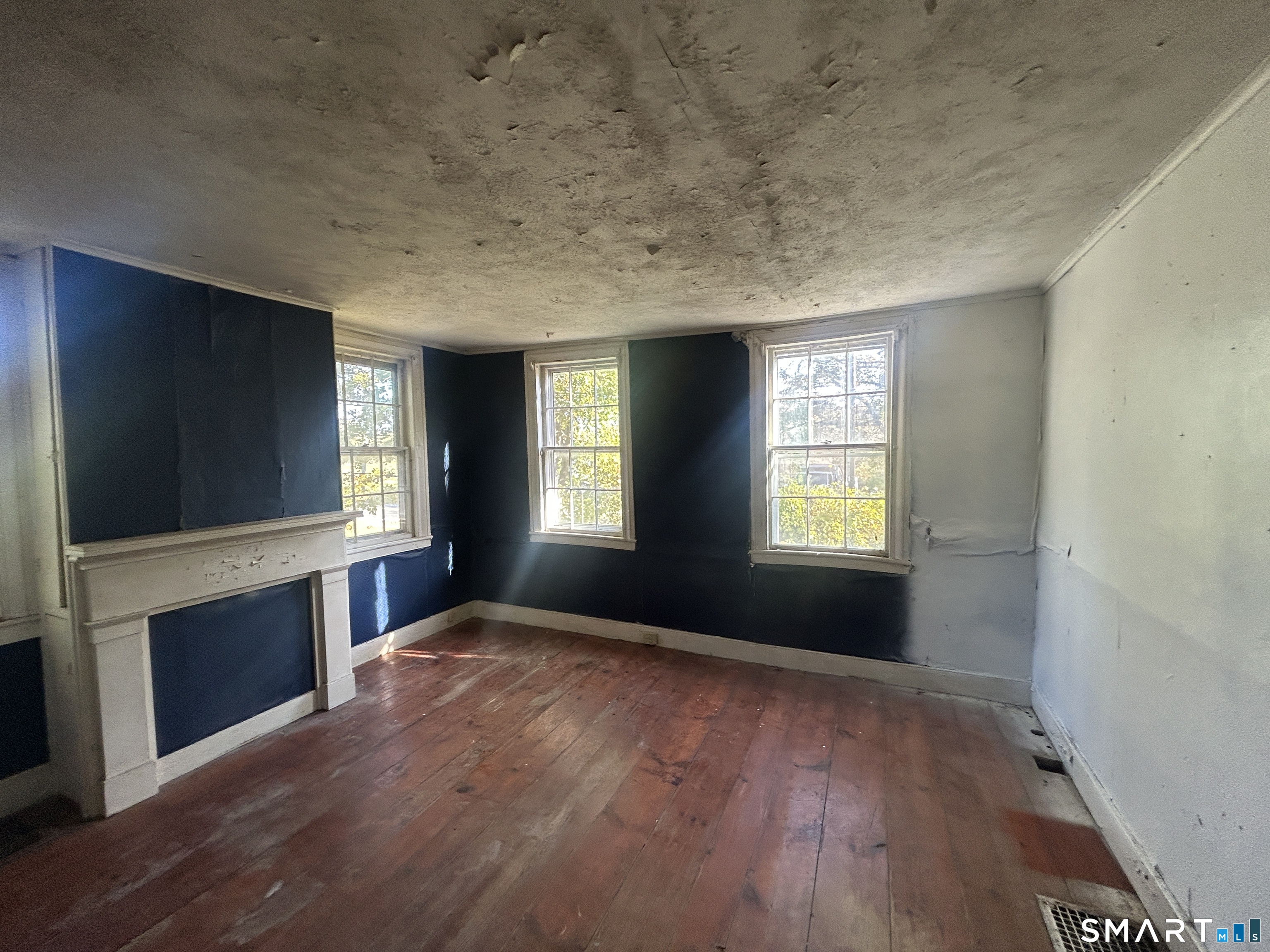 433 Simsbury Road Property Photo 10