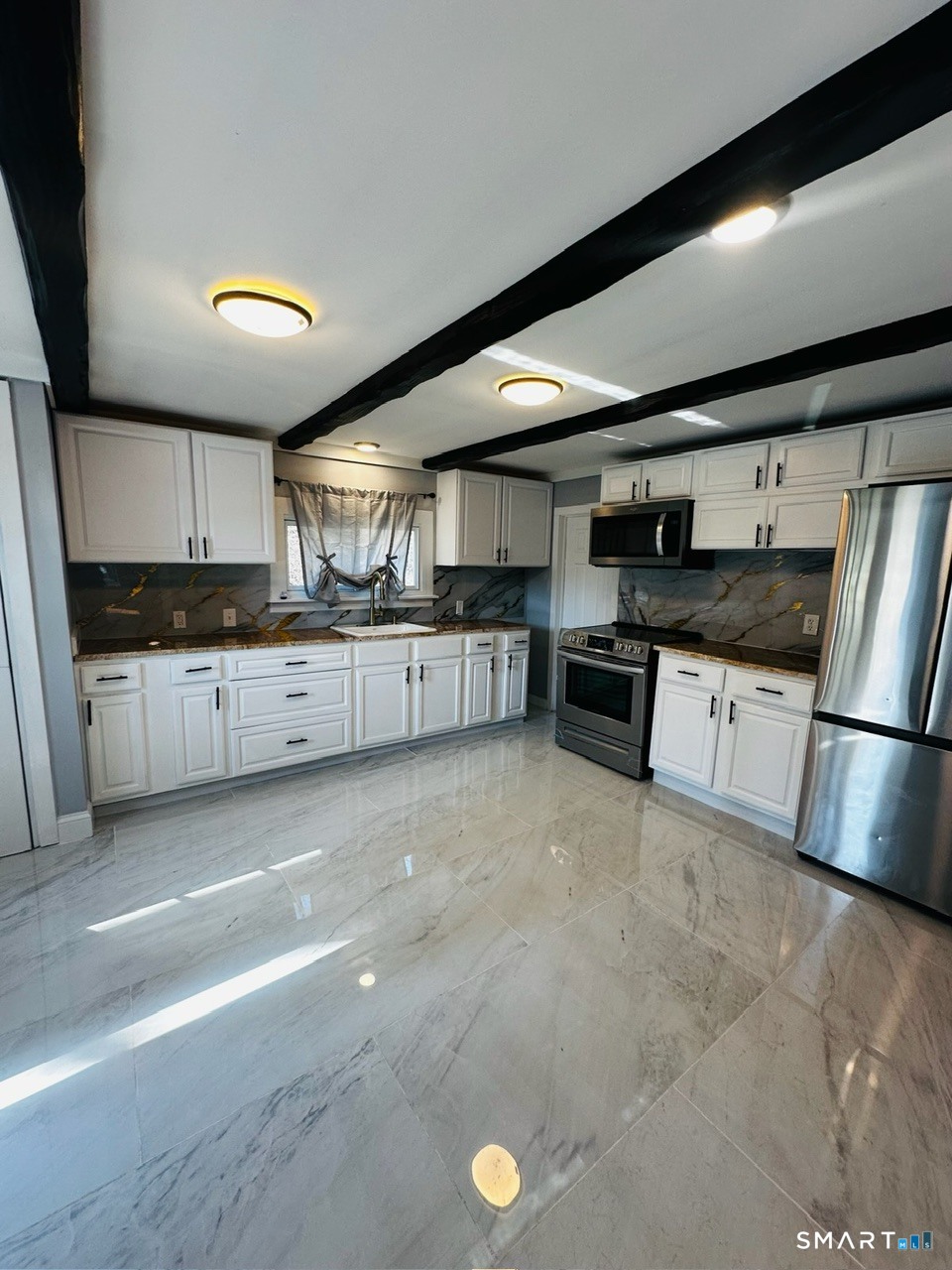 2 Mediterranean Lane Property Photo 7
