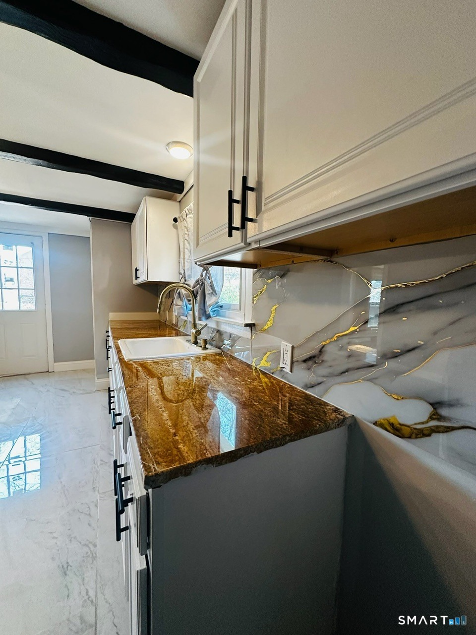 2 Mediterranean Lane Property Photo 8