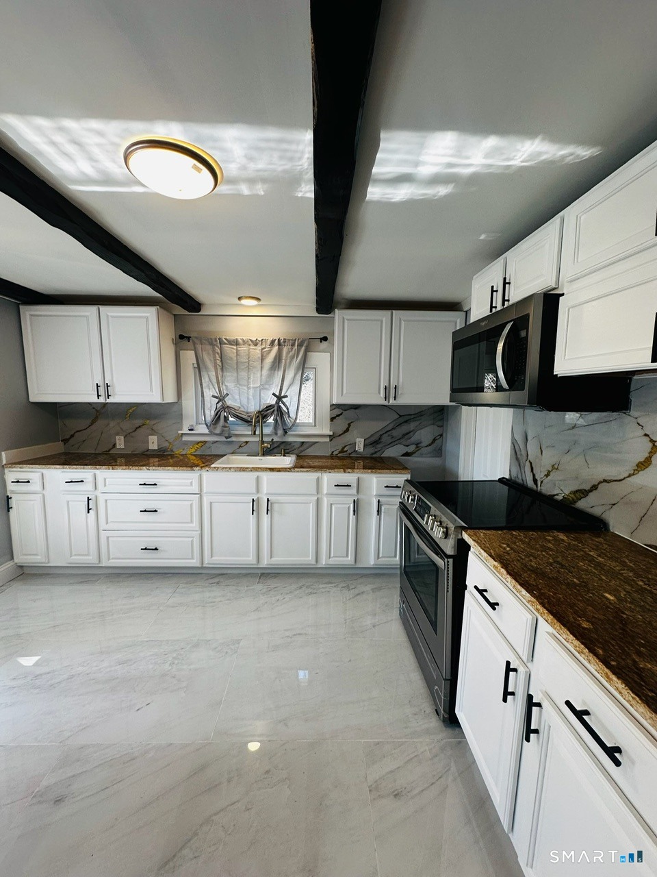 2 Mediterranean Lane Property Photo 9