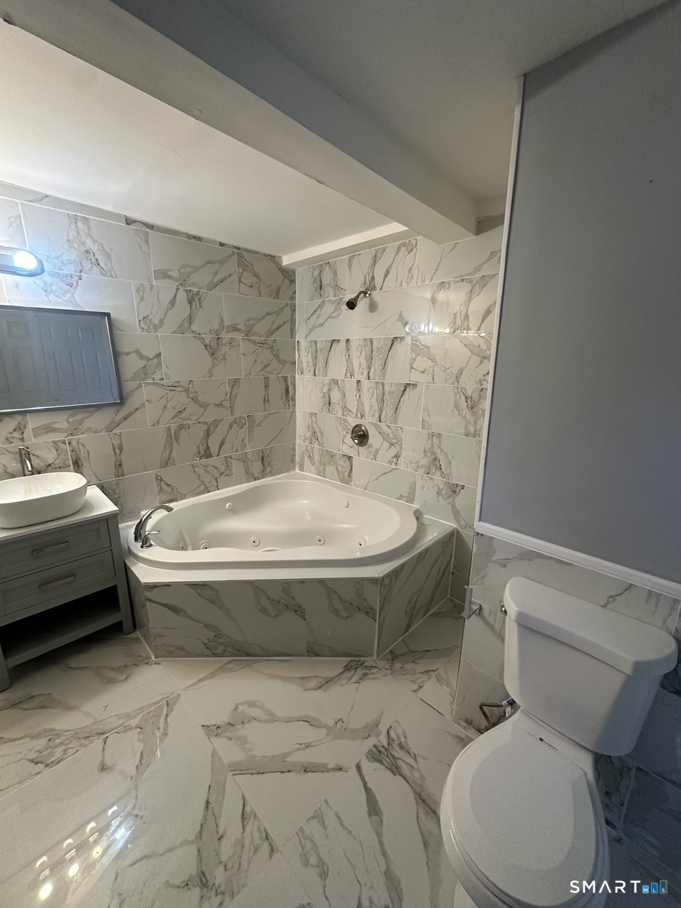2 Mediterranean Lane Property Photo 19