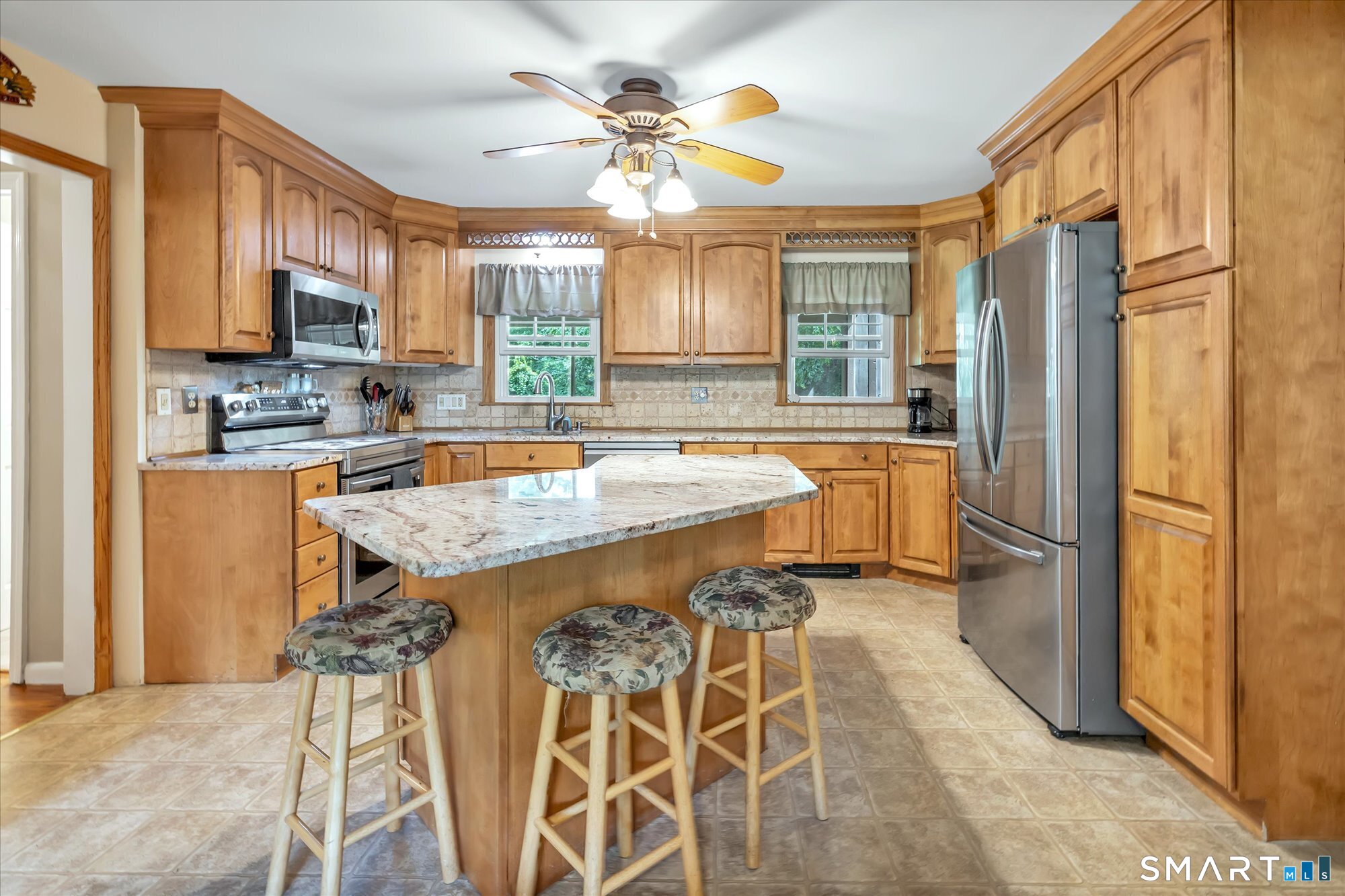 130 Hinman Street Property Photo 12