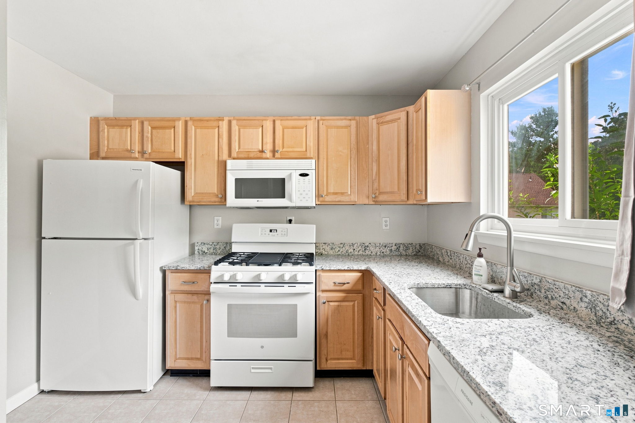 28 Larkspur 28 Drive Property Photo 21