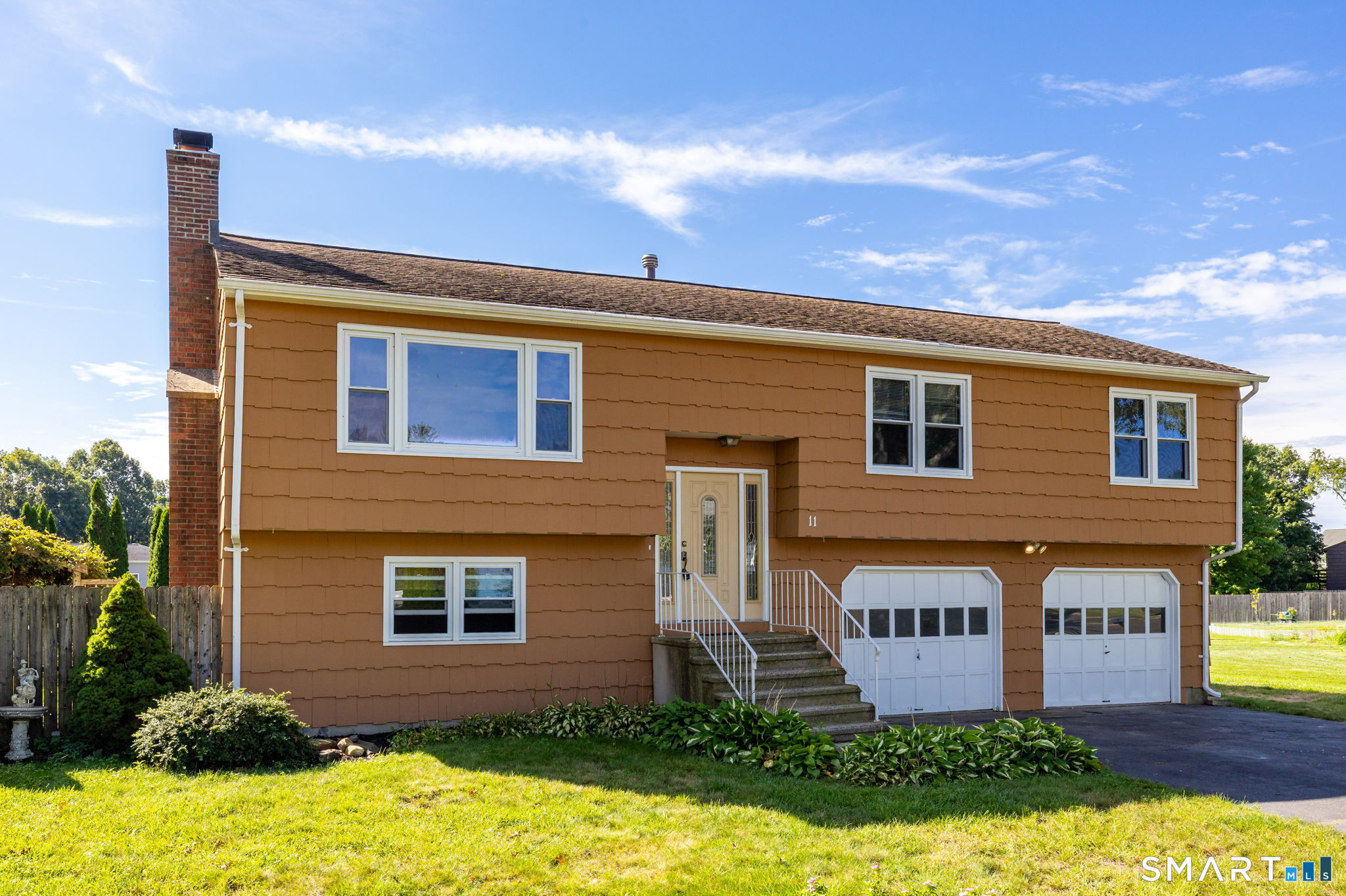 11 Londonderry Lane Property Photo 2