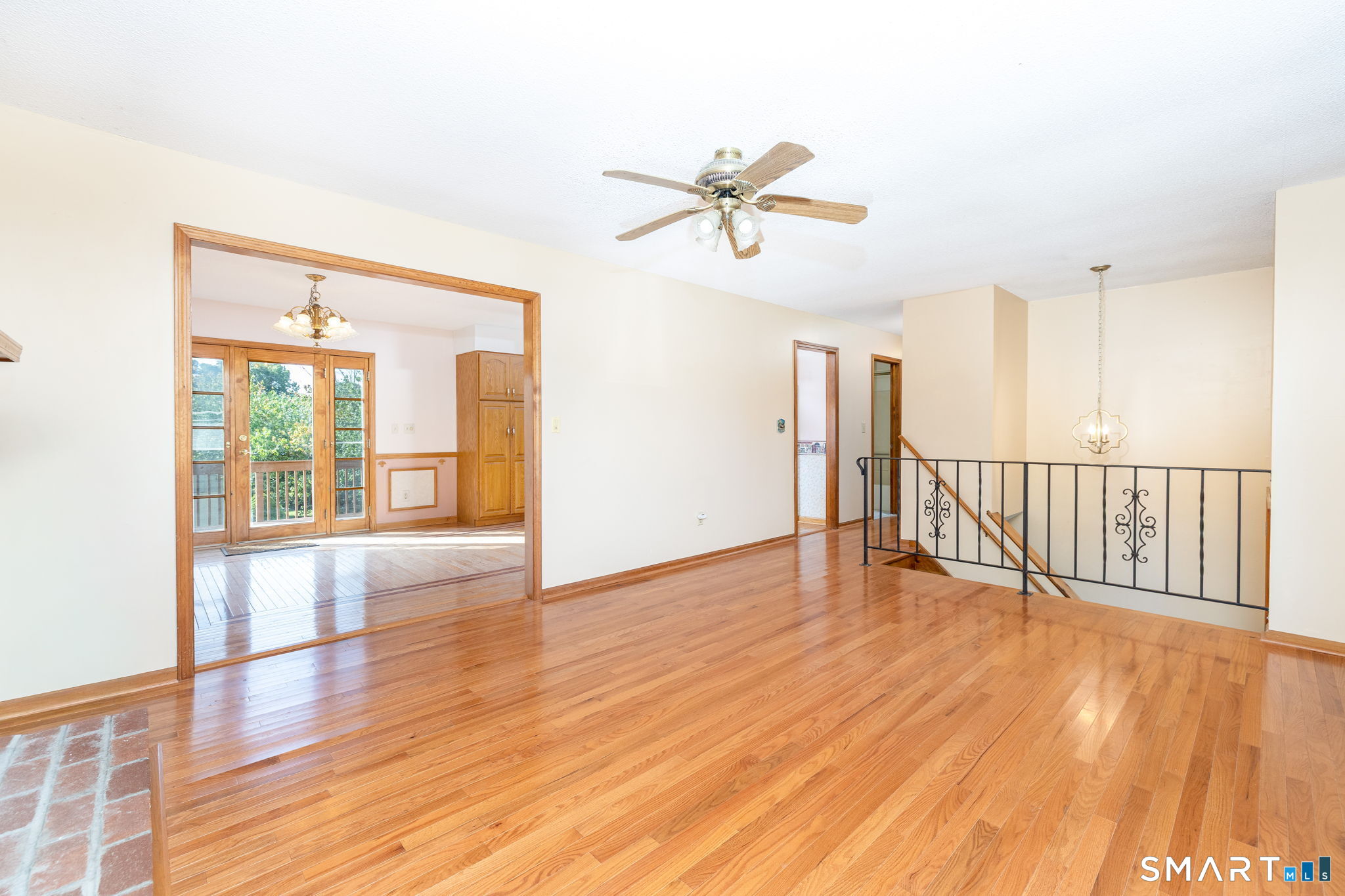 11 Londonderry Lane Property Photo 4