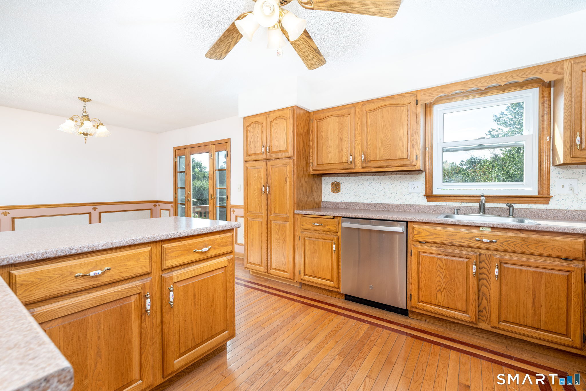 11 Londonderry Lane Property Photo 8