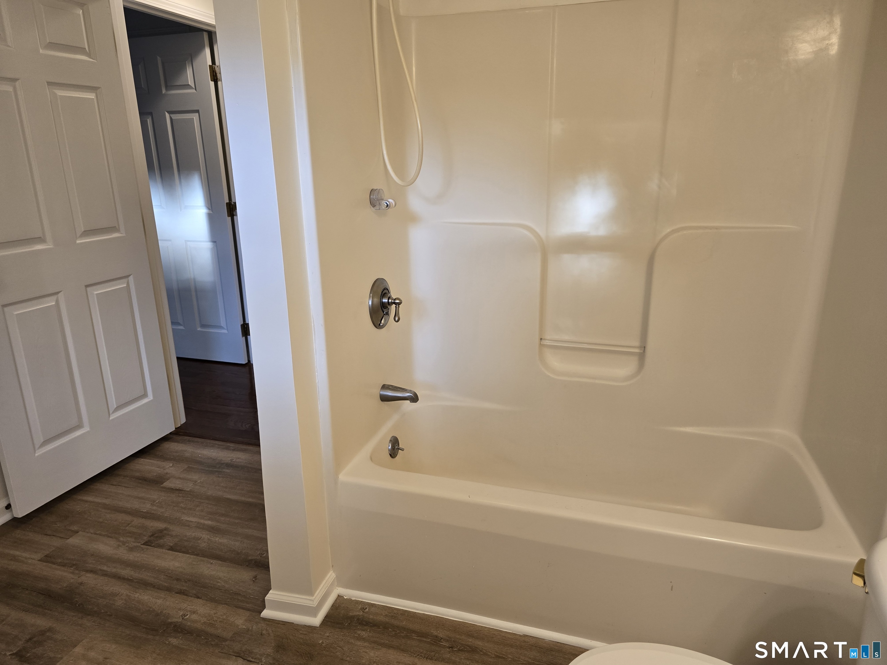48-c Morgan Avenue Property Photo 9