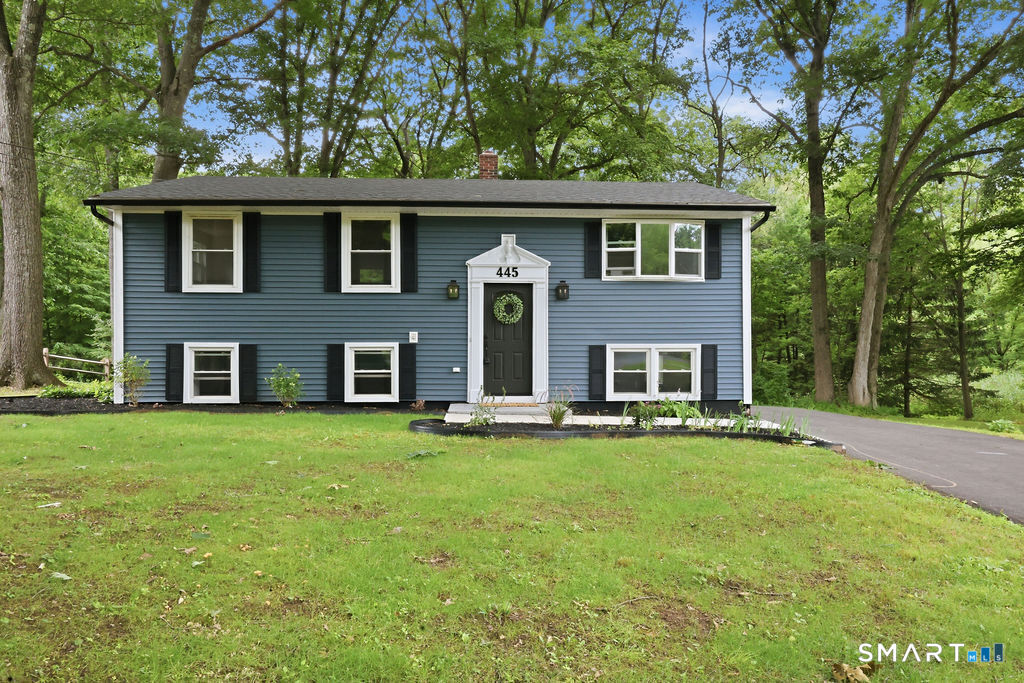 445 Lincoln Drive Property Photo 1