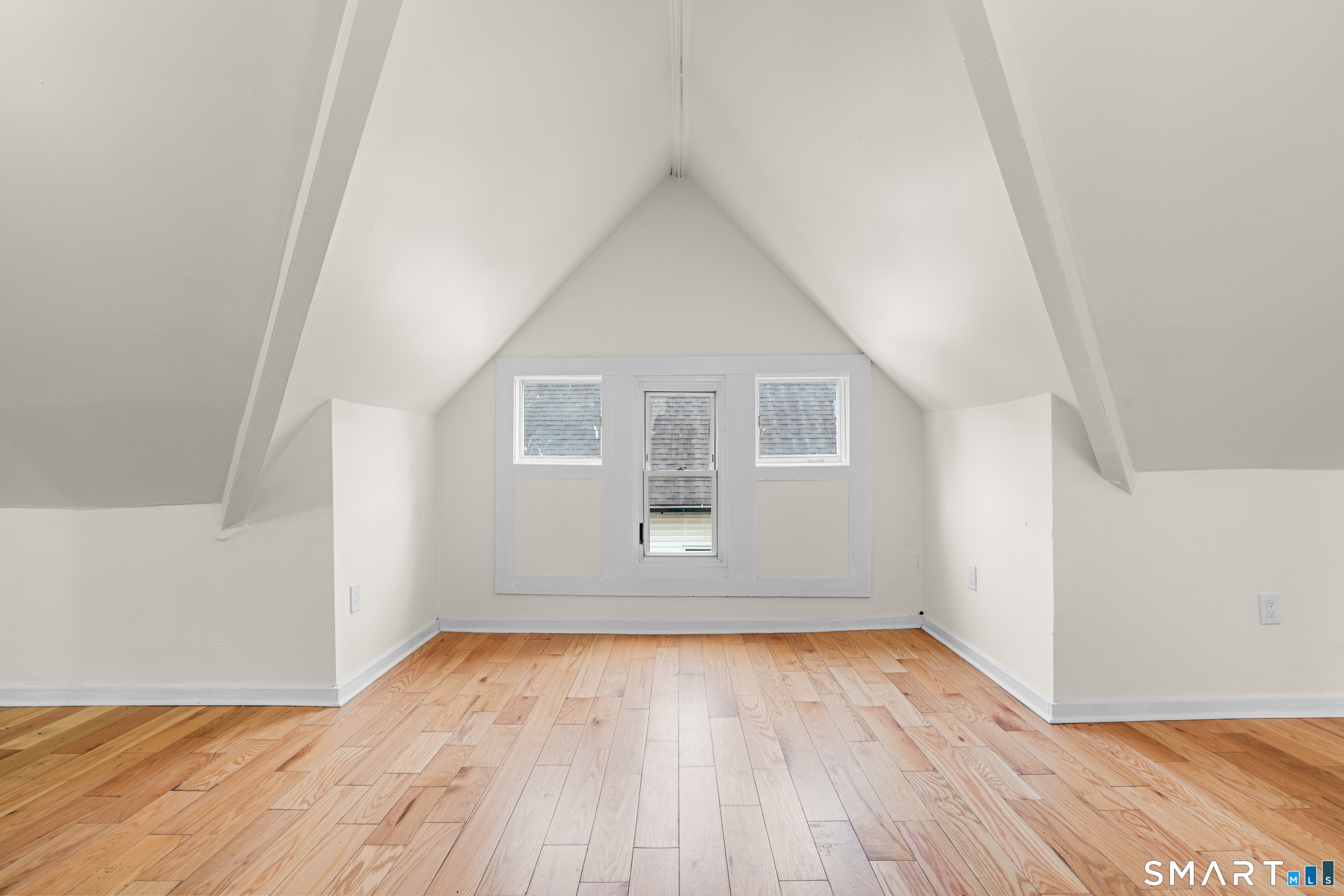 693 Dixwell 3rd Flr Avenue Property Photo 7
