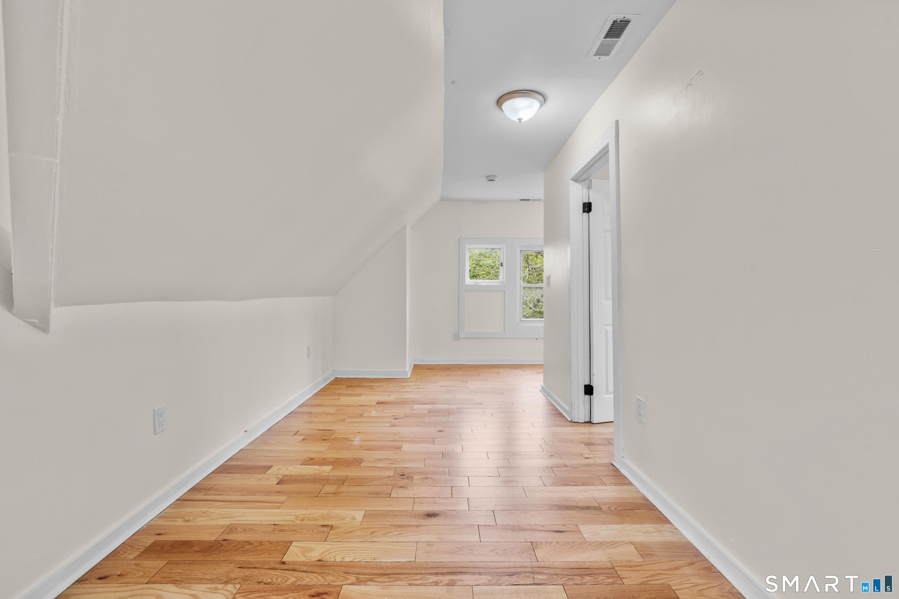 693 Dixwell 3rd Flr Avenue Property Photo 10