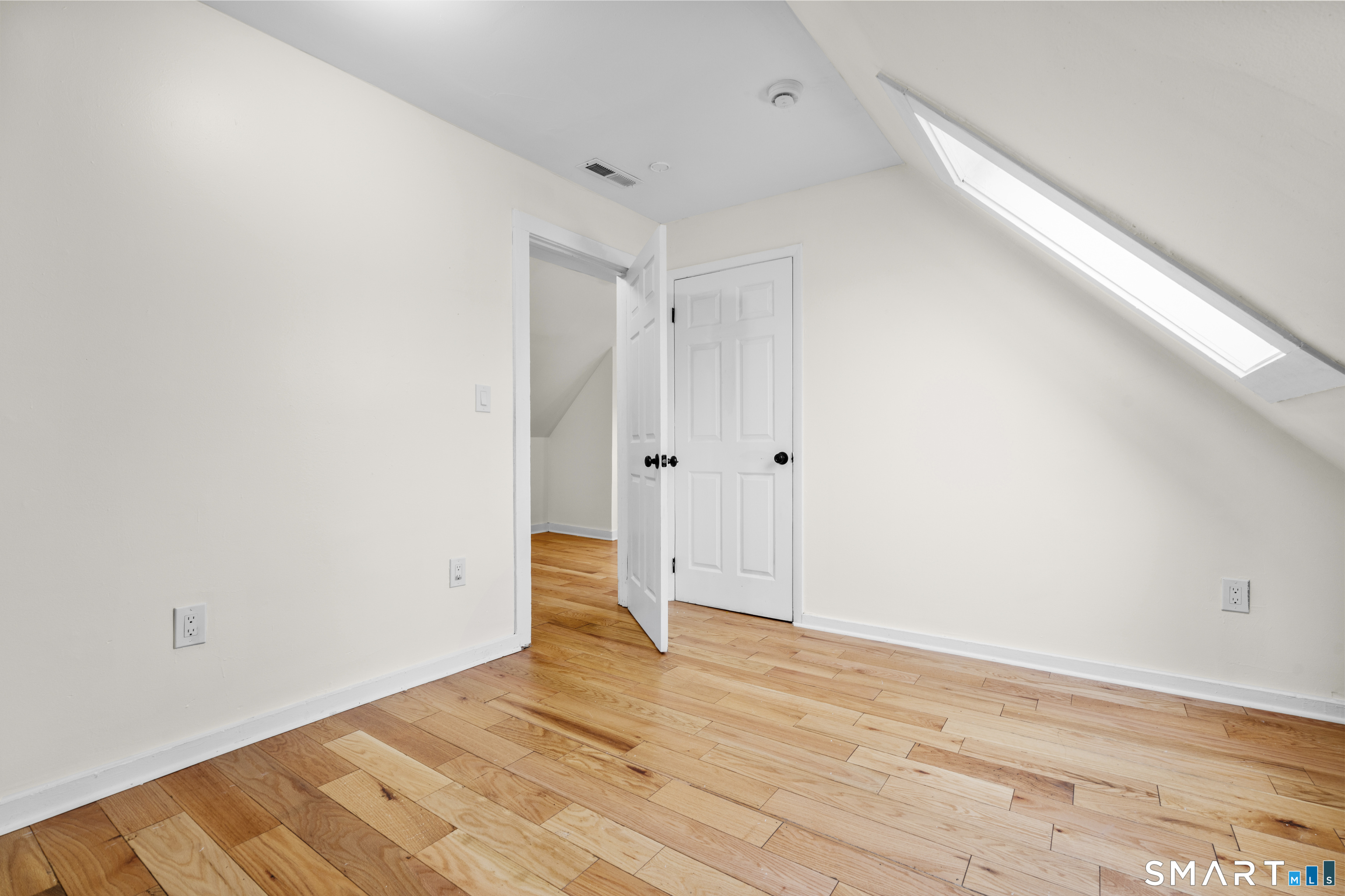 693 Dixwell 3rd Flr Avenue Property Photo 11
