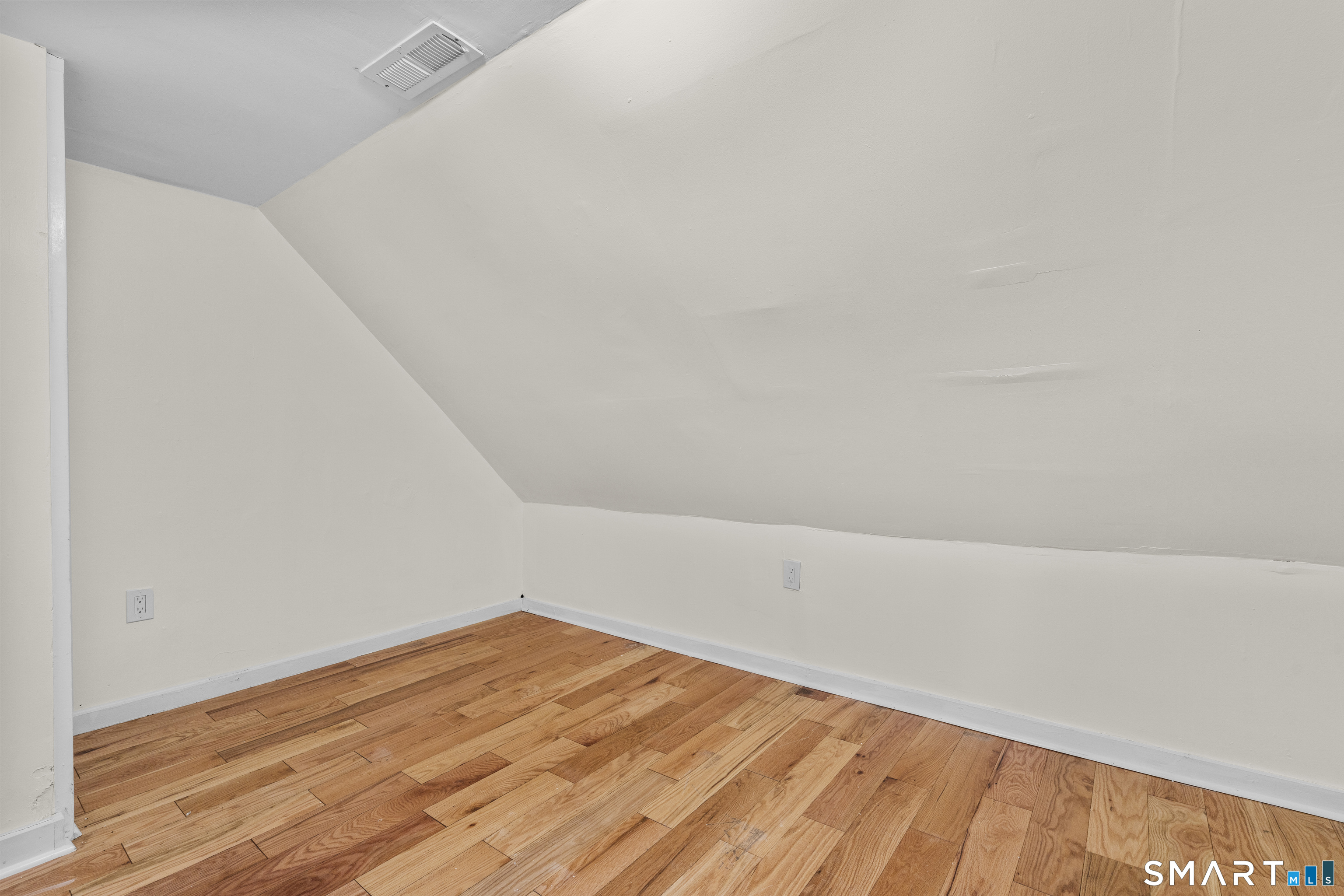 693 Dixwell 3rd Flr Avenue Property Photo 14