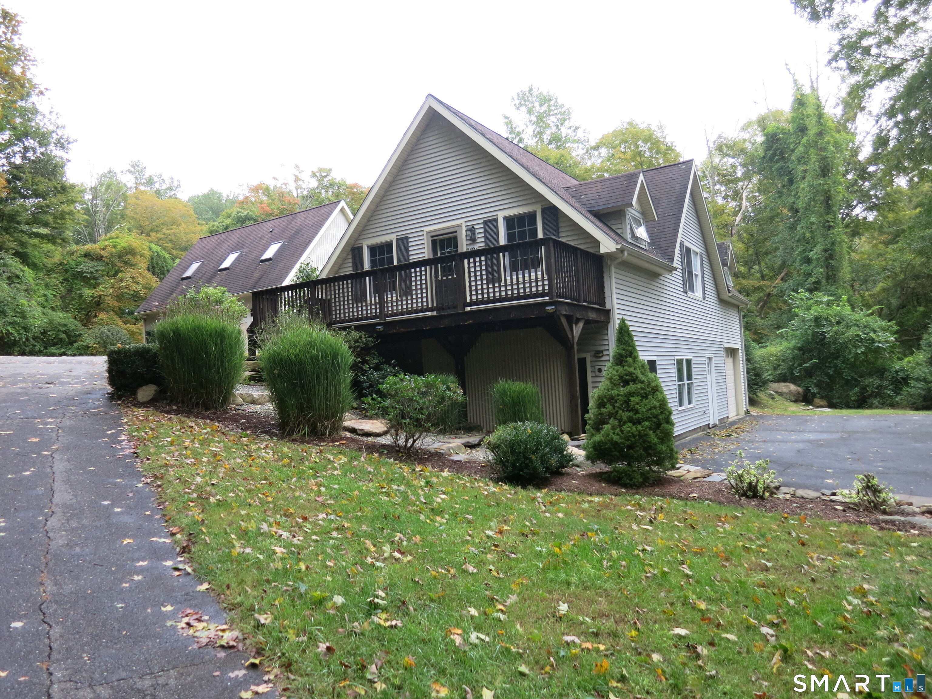 19 Moodus Leesville Road Property Photo 1