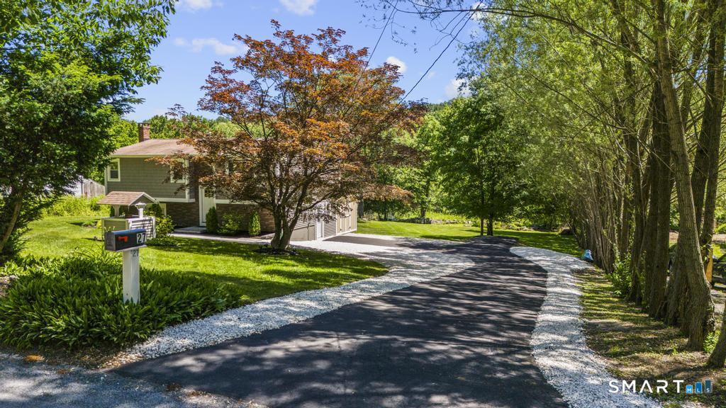 27 Town Farm Road Property Photo 1