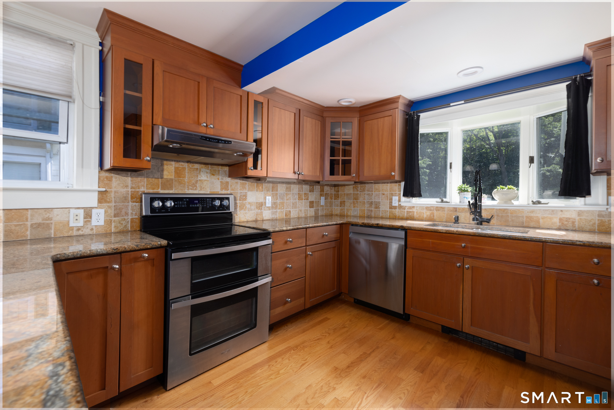 61 Oakland Road Property Photo 3