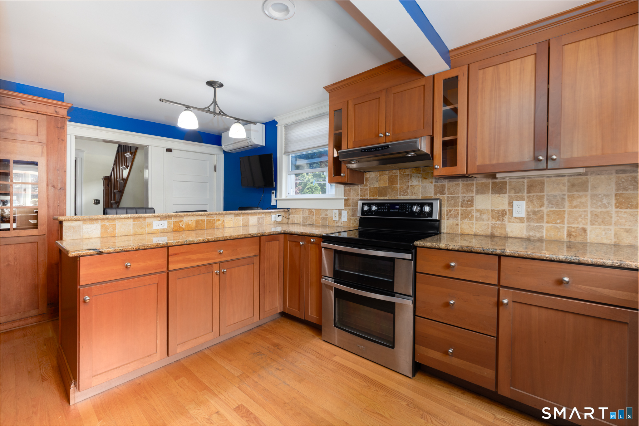 61 Oakland Road Property Photo 4