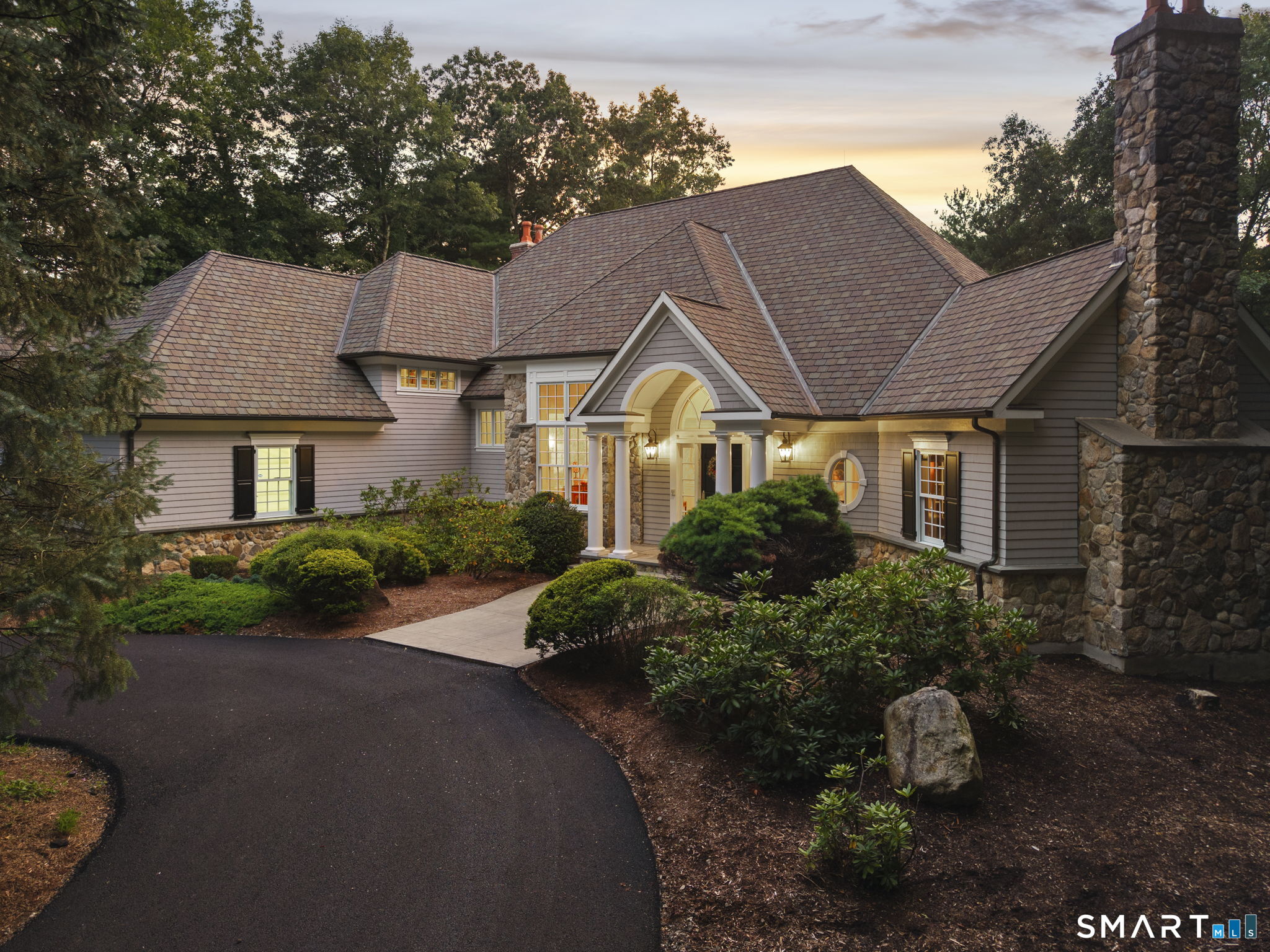 10 Pembroke Hill Property Photo 1