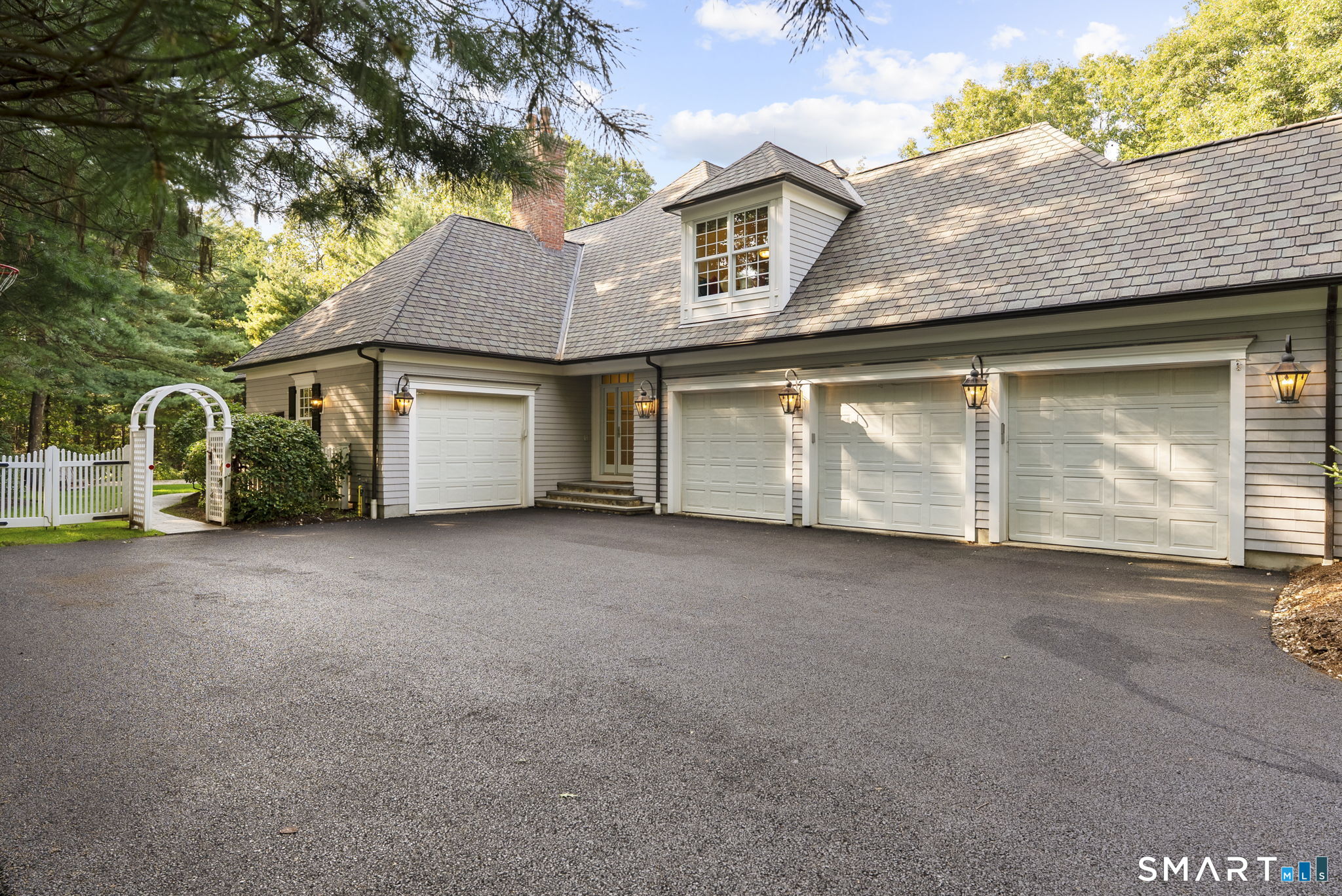 10 Pembroke Hill Property Photo 38