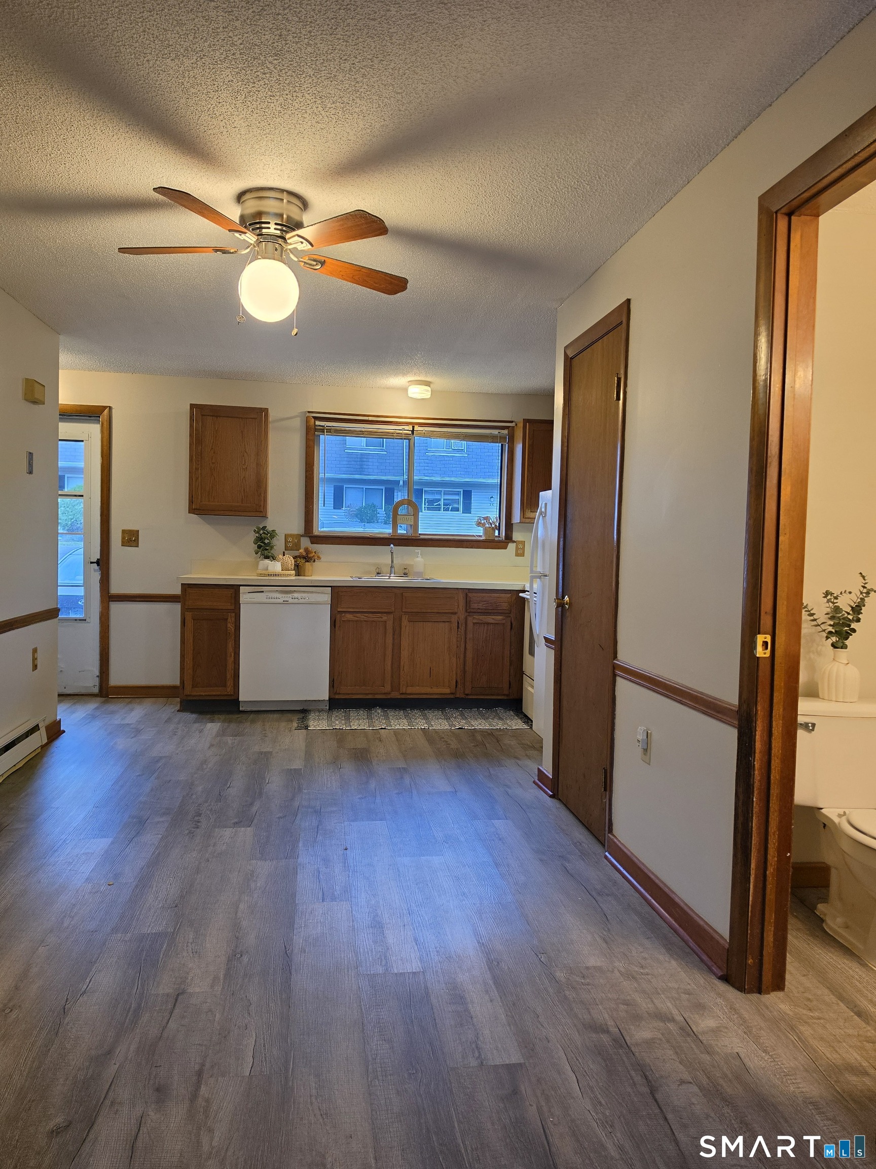 1568 Meriden 4c Road Property Photo 6