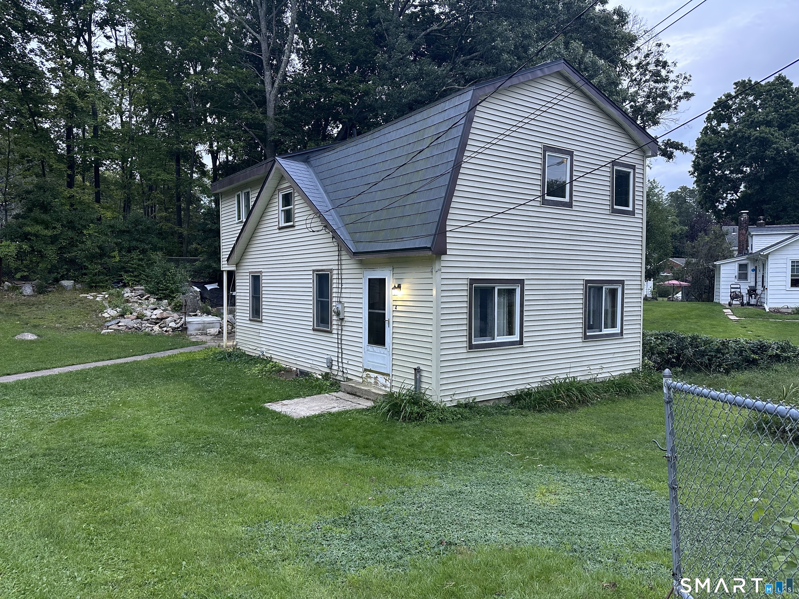 4 Ellis Road Property Photo 1
