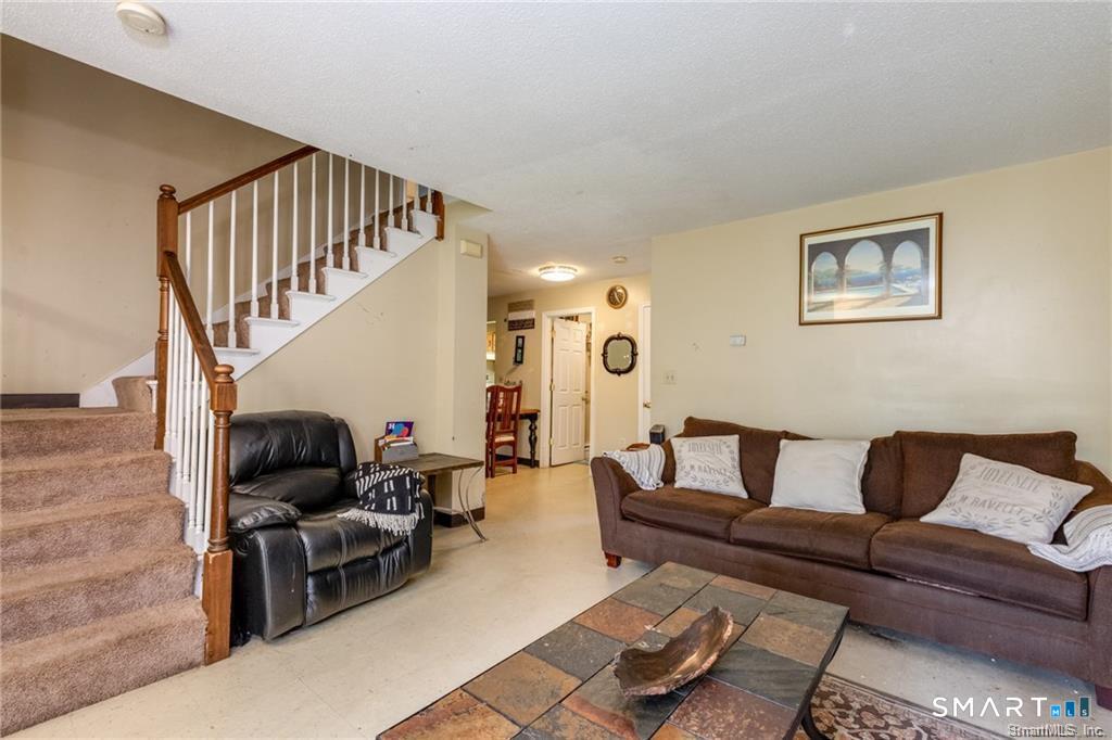 188 Nilan Street Property Photo 4