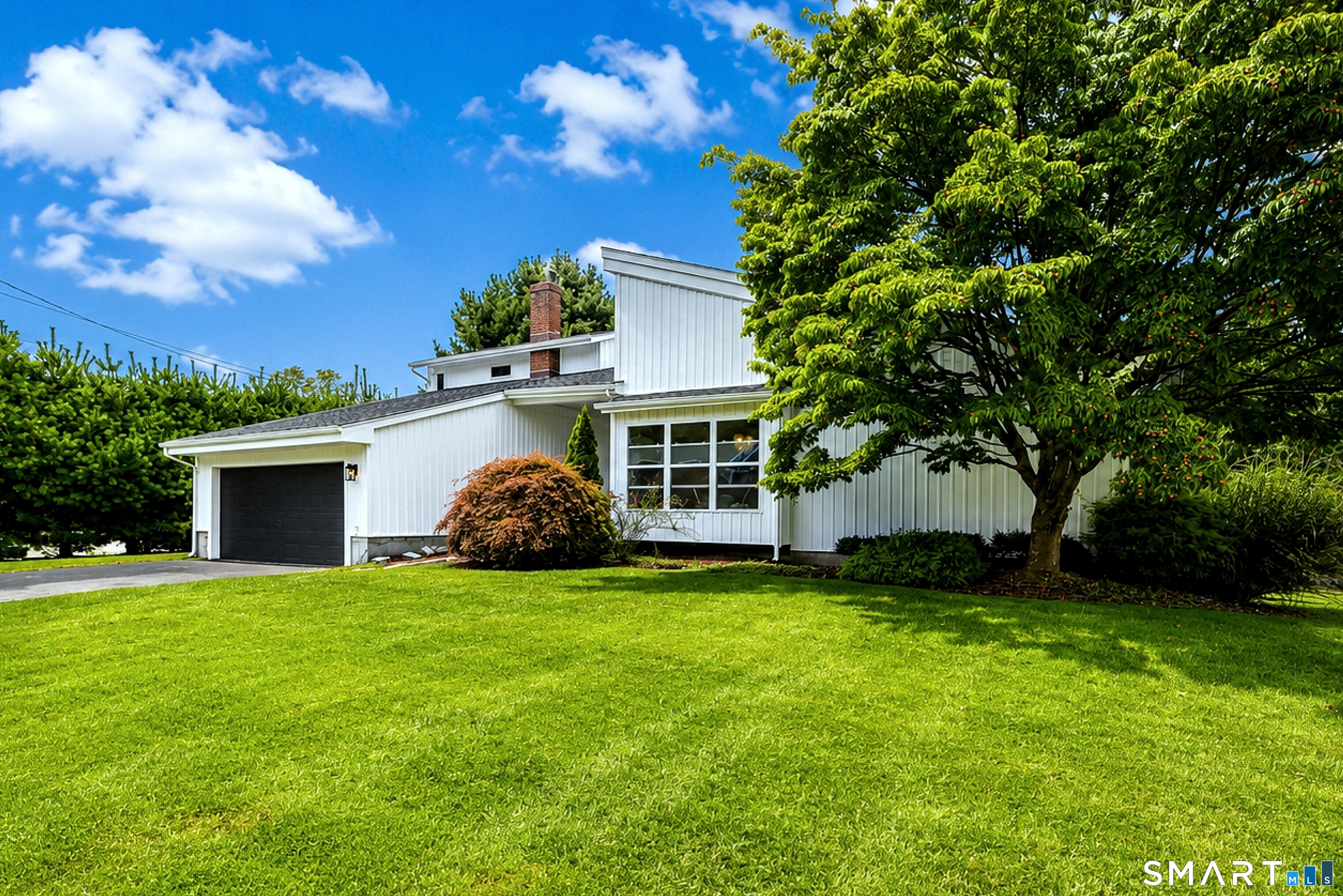 18 Cedar Lane Property Photo 2