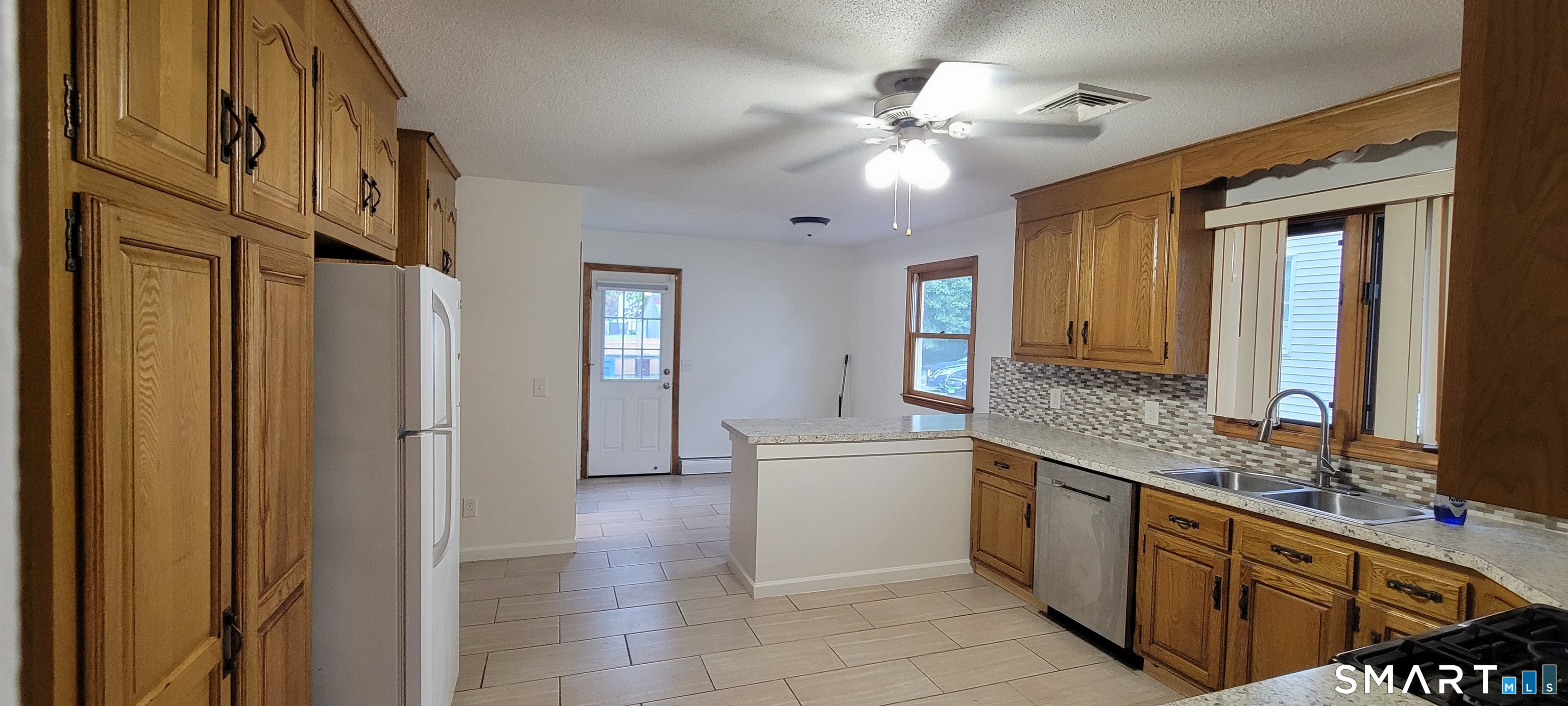 408 South B Street Property Photo 5