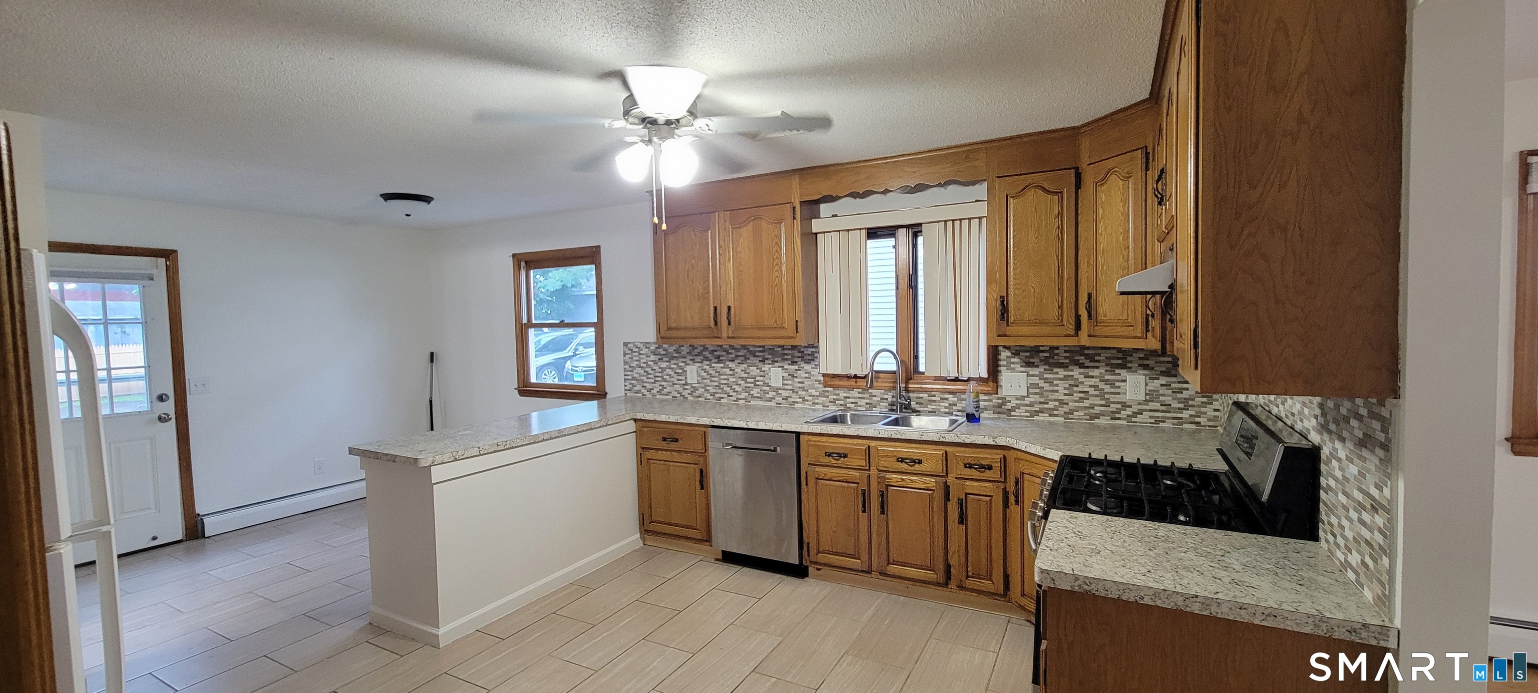 408 South B Street Property Photo 6