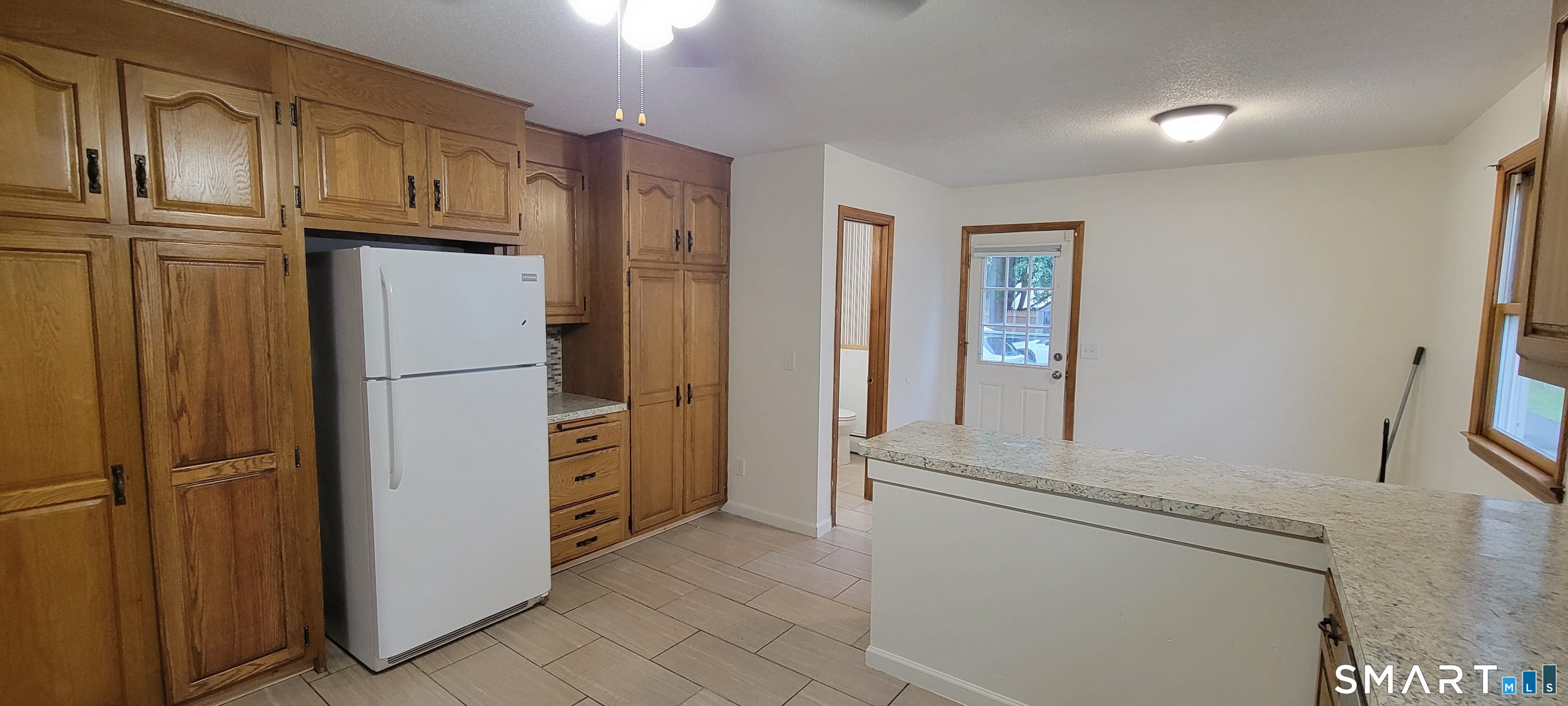 408 South B Street Property Photo 11