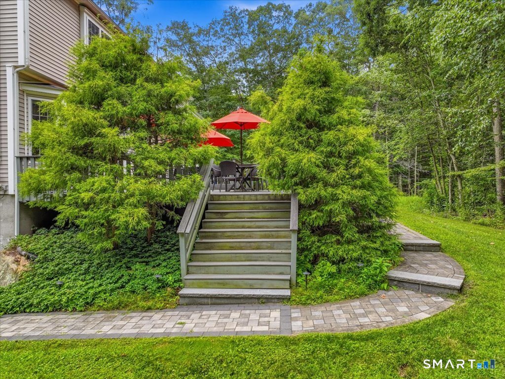 9 Inwood Drive Property Photo 6