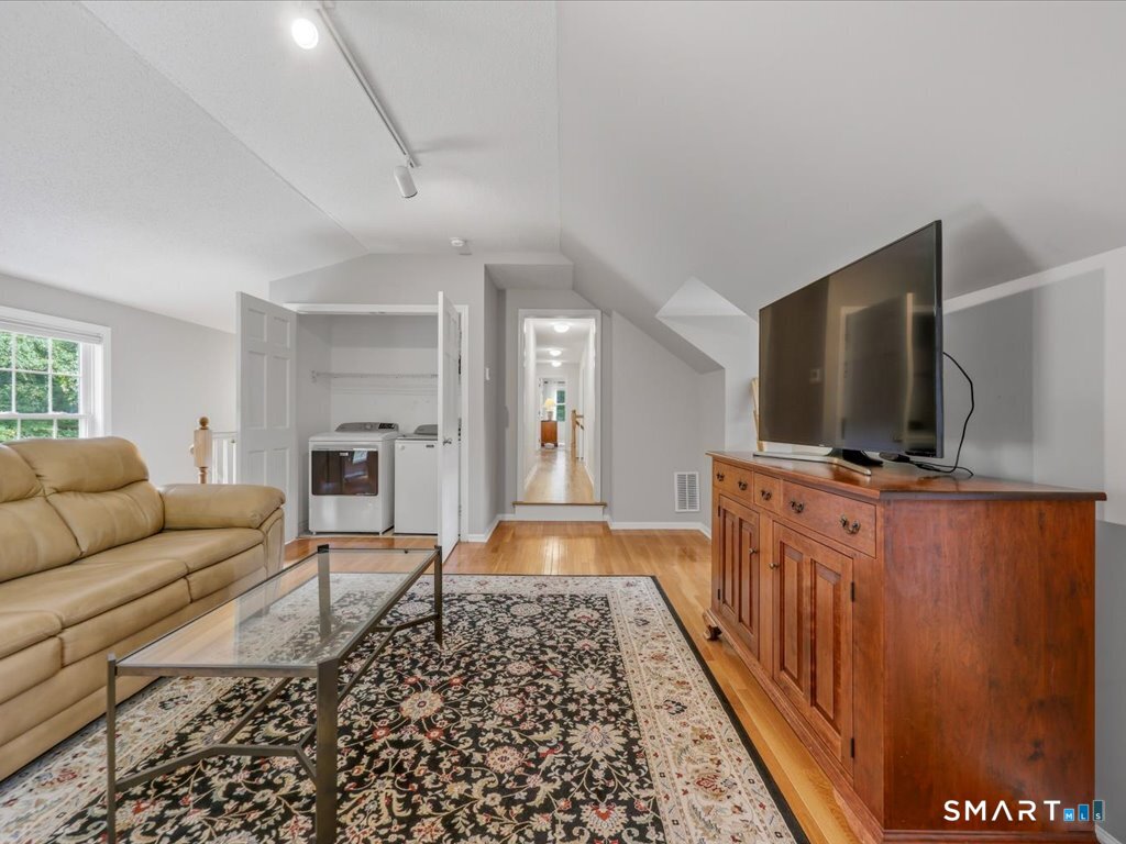 9 Inwood Drive Property Photo 22
