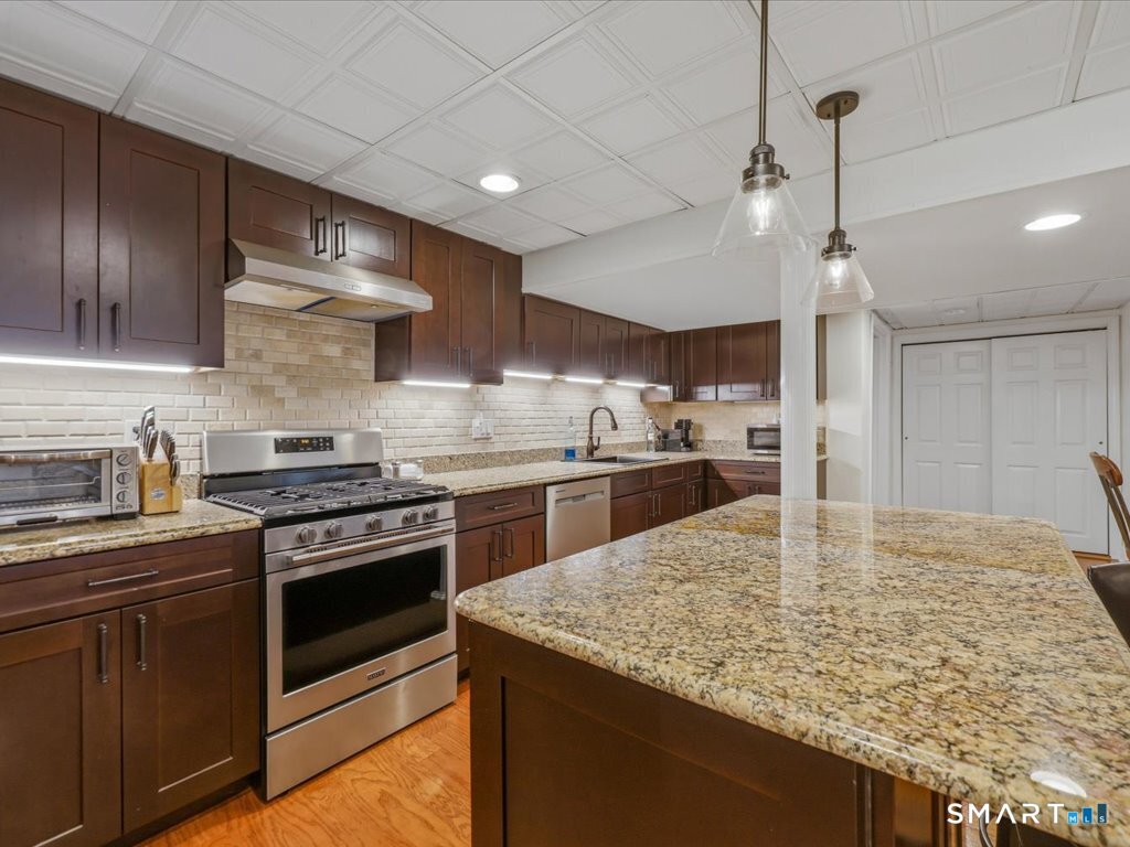 9 Inwood Drive Property Photo 32