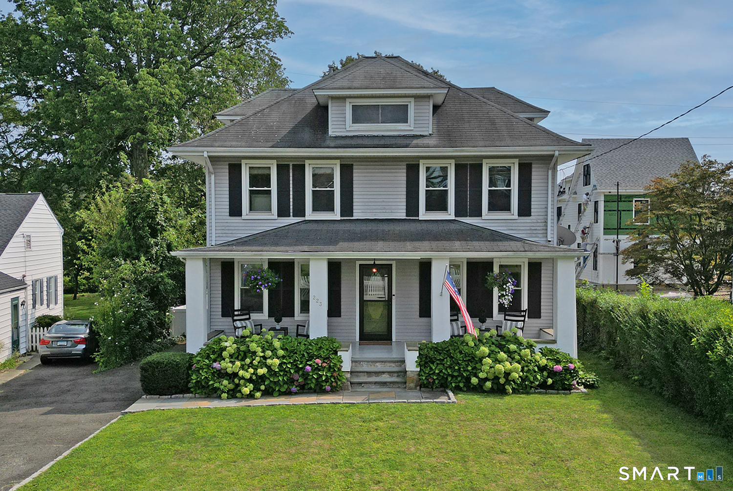 223 West Avenue Property Photo 1