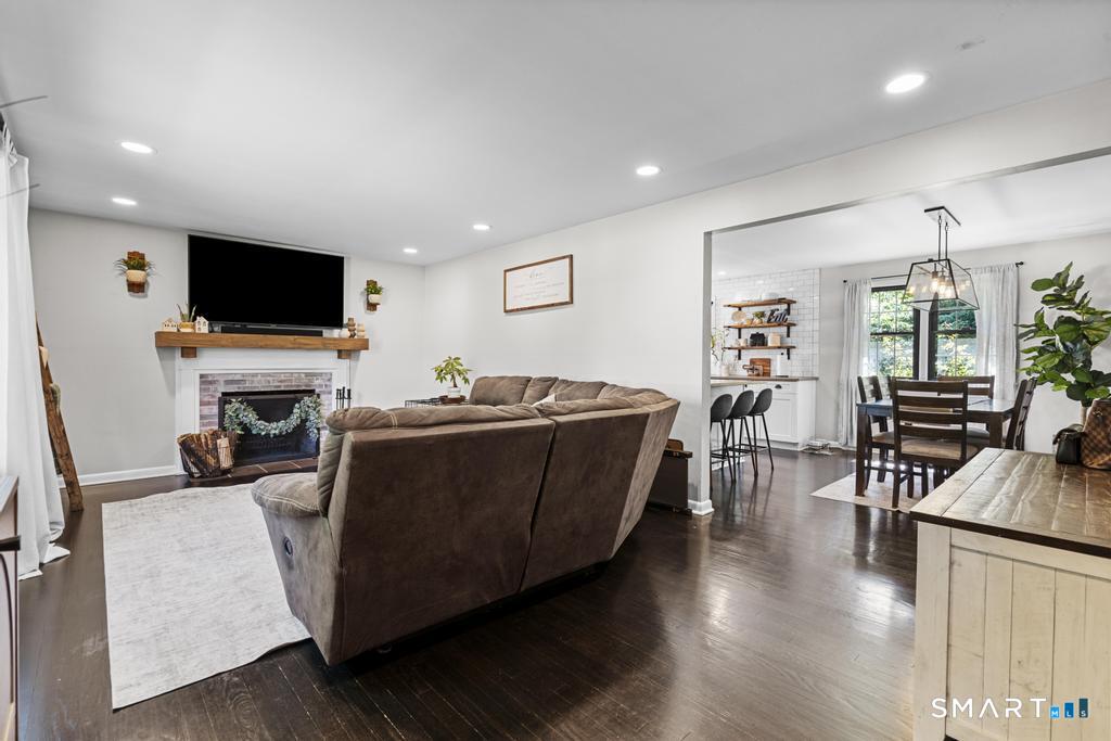 50 Bulmer Drive Property Photo 4