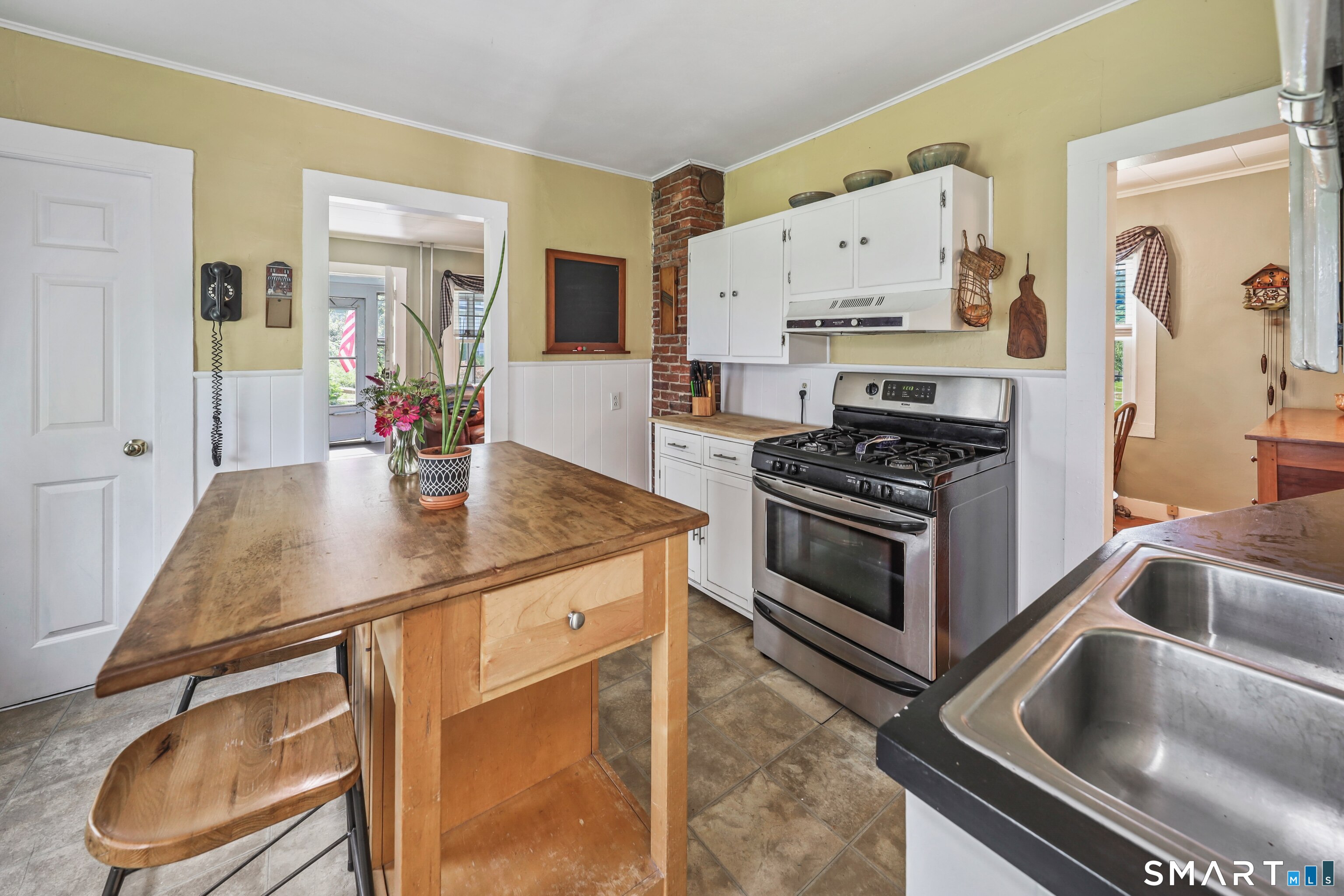 229 Jackson Street Property Photo 14