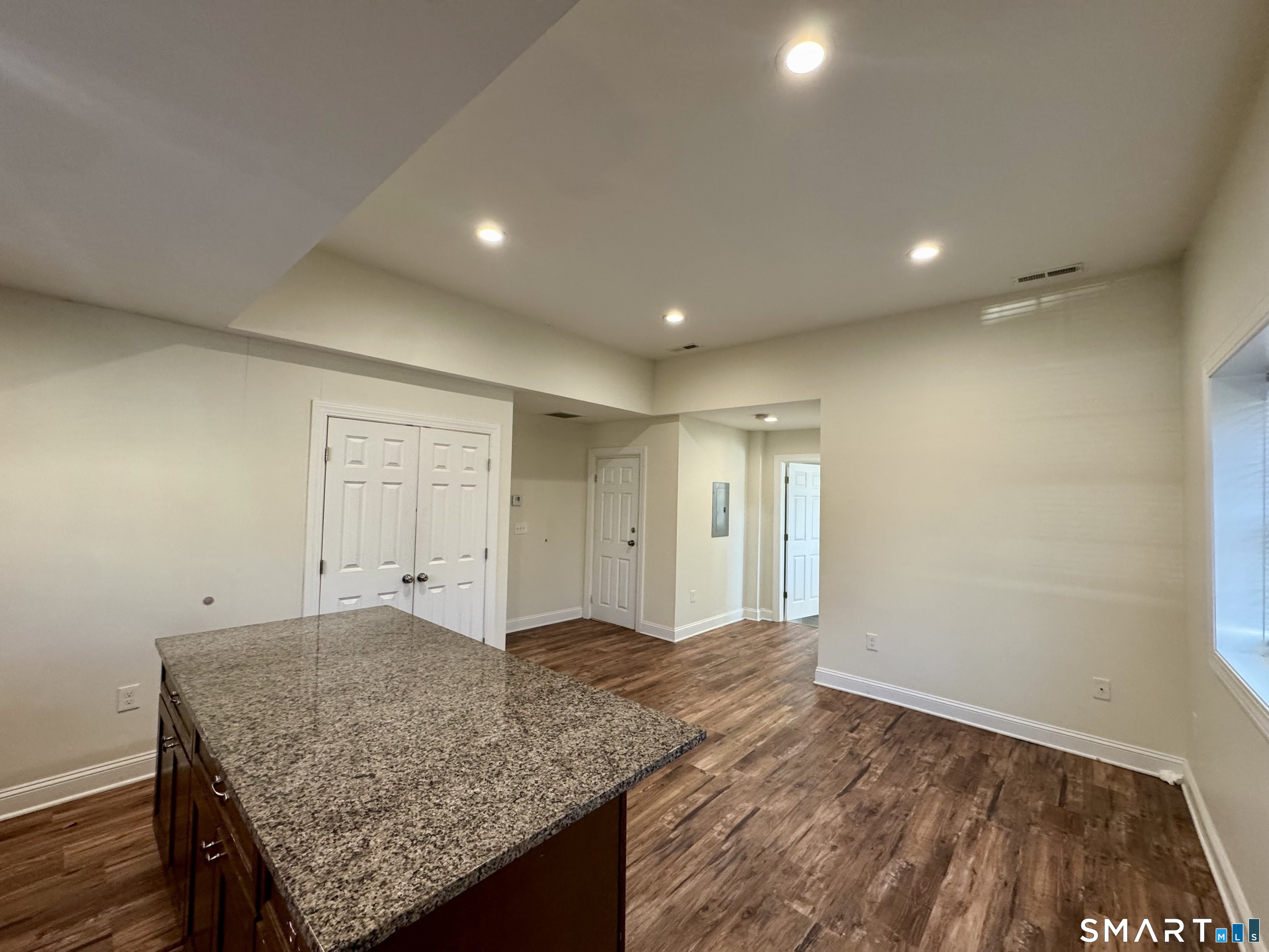 950 Lindley Street Property Photo 2