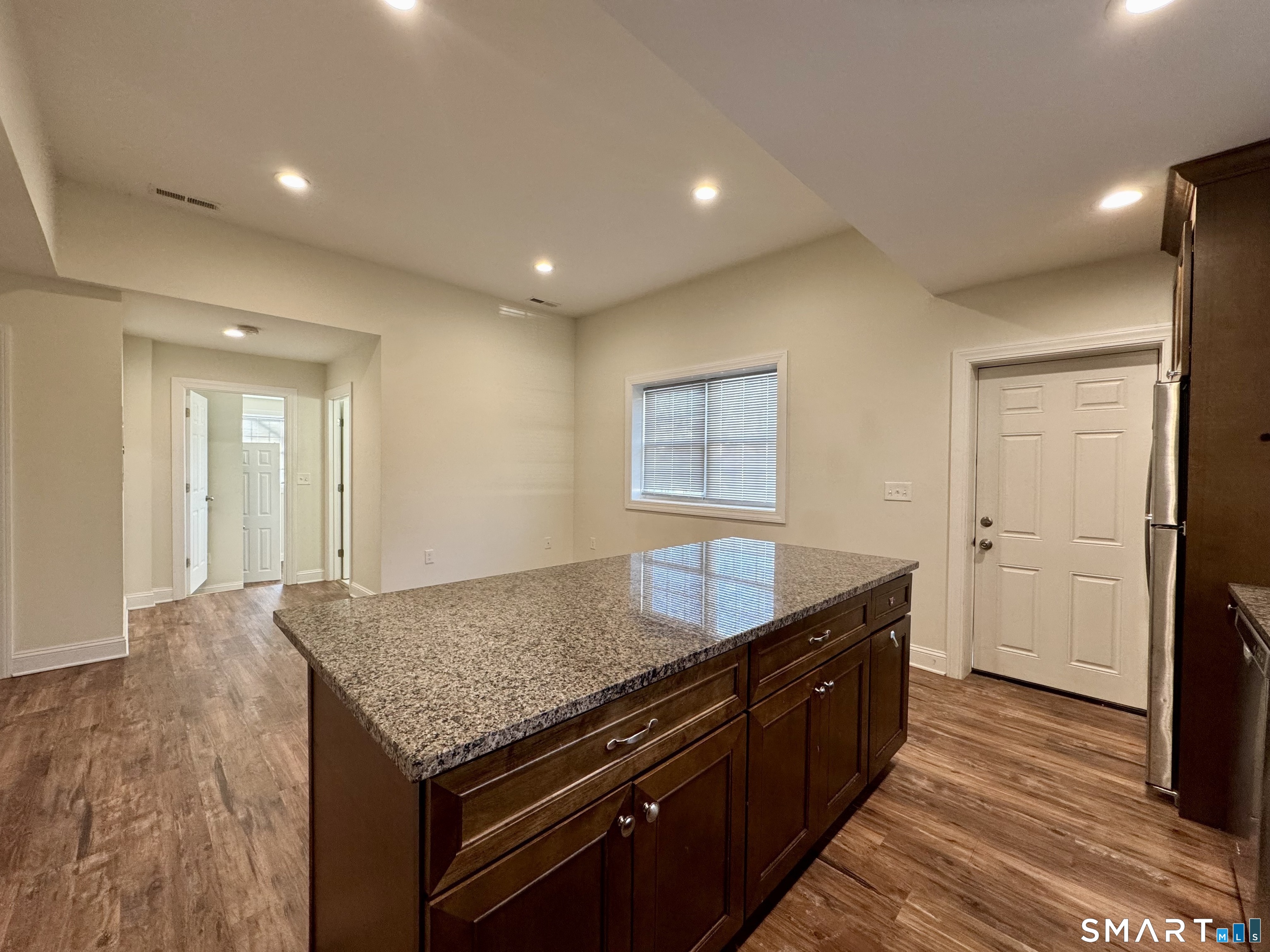 950 Lindley Street Property Photo 5