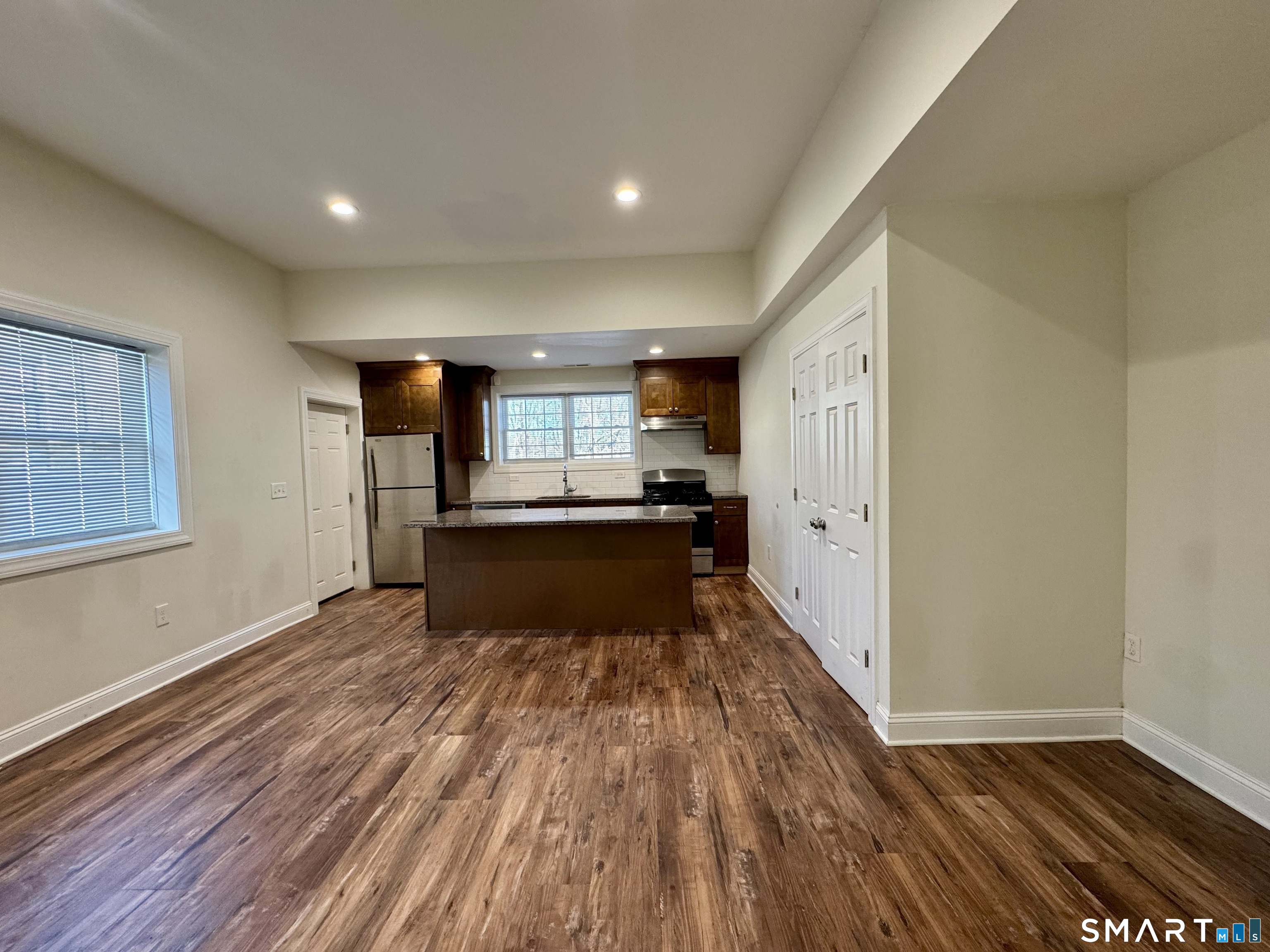 950 Lindley Street Property Photo 11