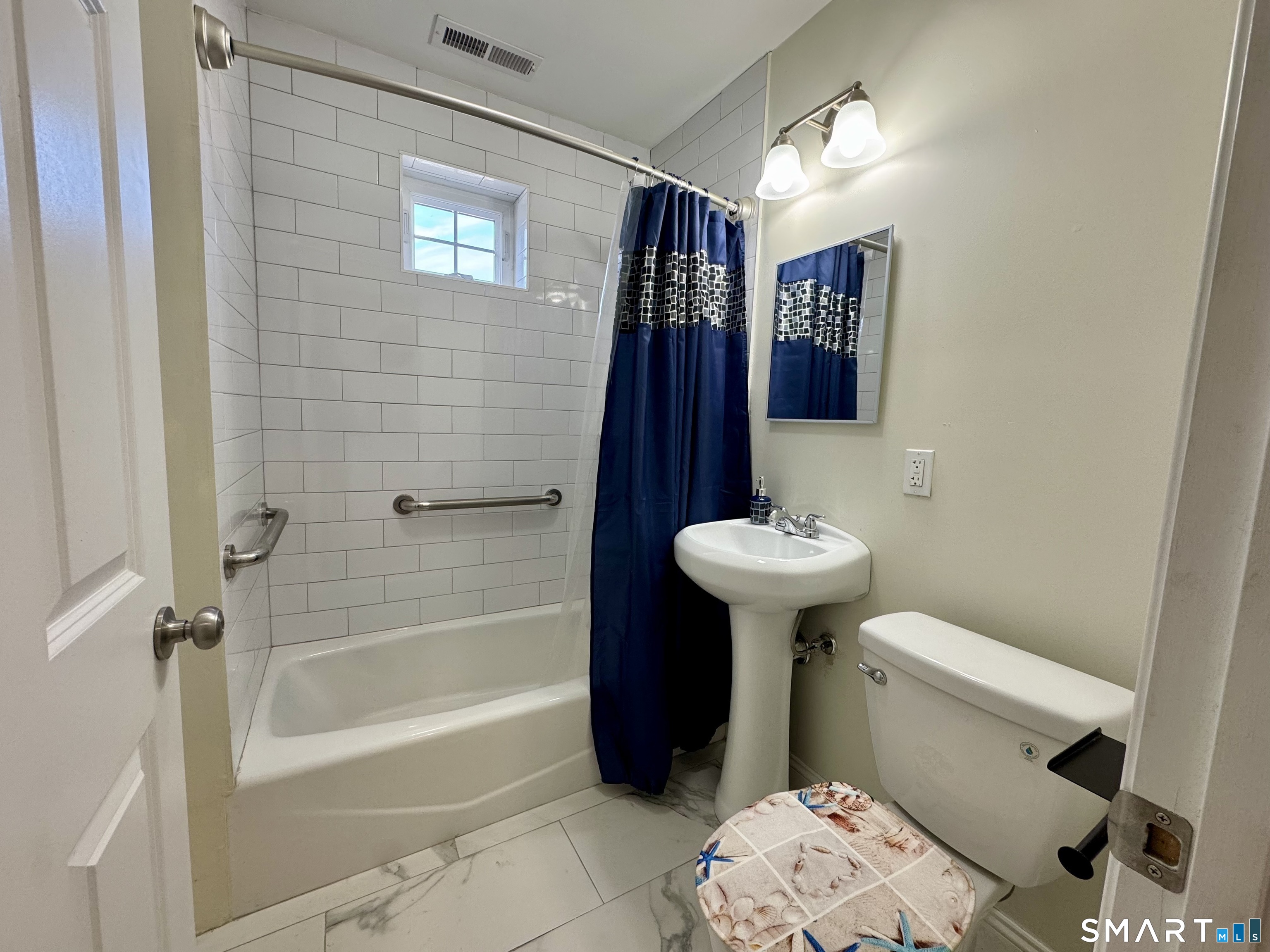 950 Lindley Street Property Photo 12