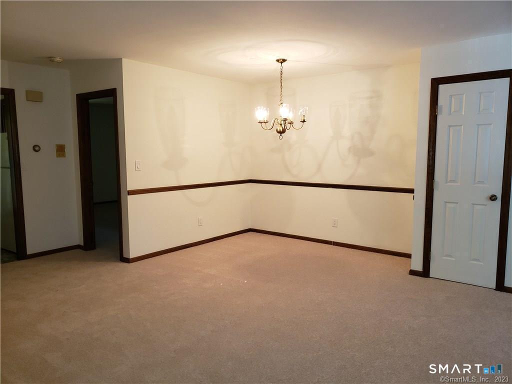 375 Glendale D2 Avenue Property Photo 4