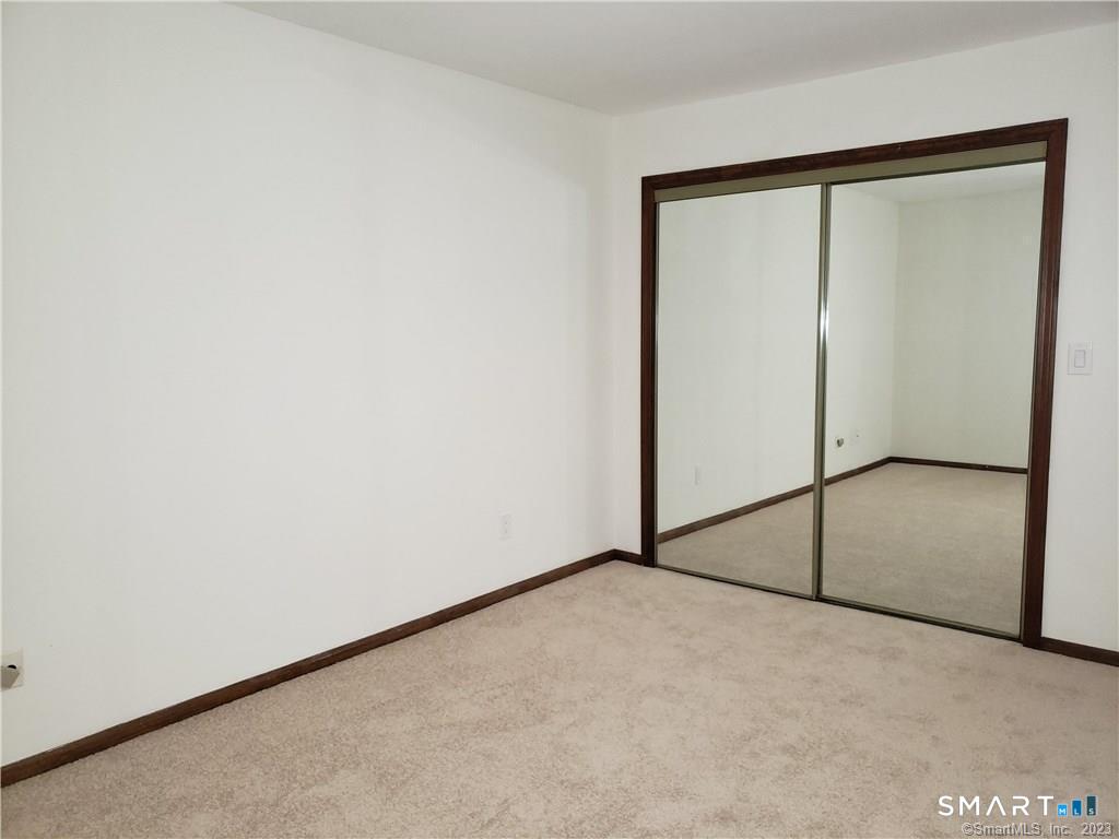375 Glendale D2 Avenue Property Photo 6