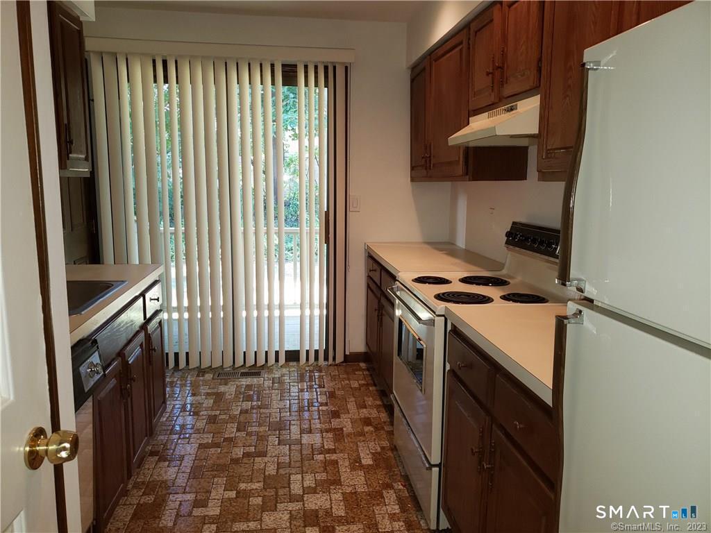375 Glendale D2 Avenue Property Photo 7