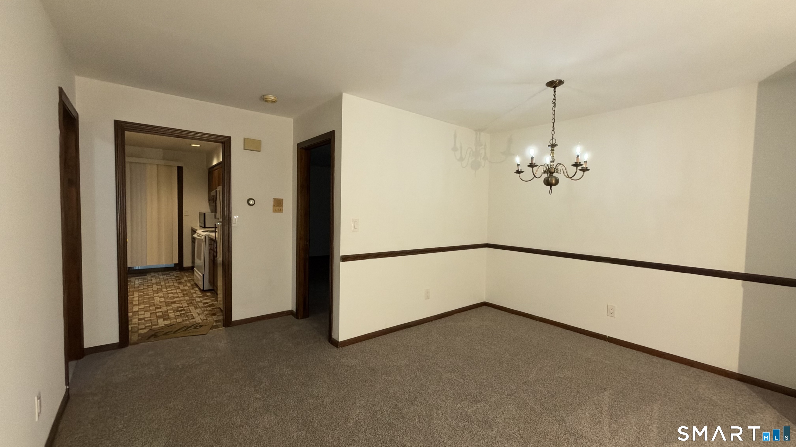 375 Glendale D2 Avenue Property Photo 8